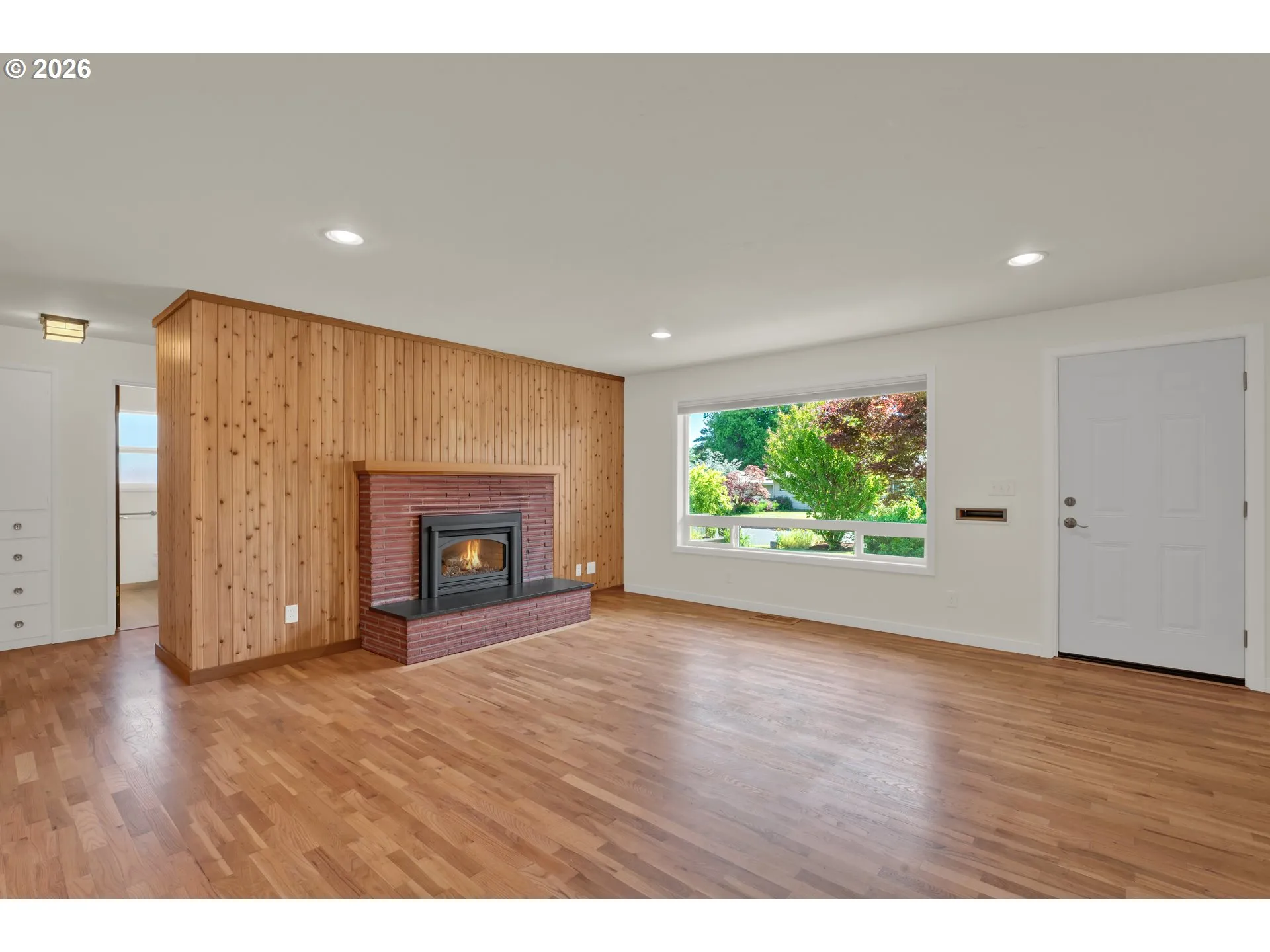 Living Room-Fireplace