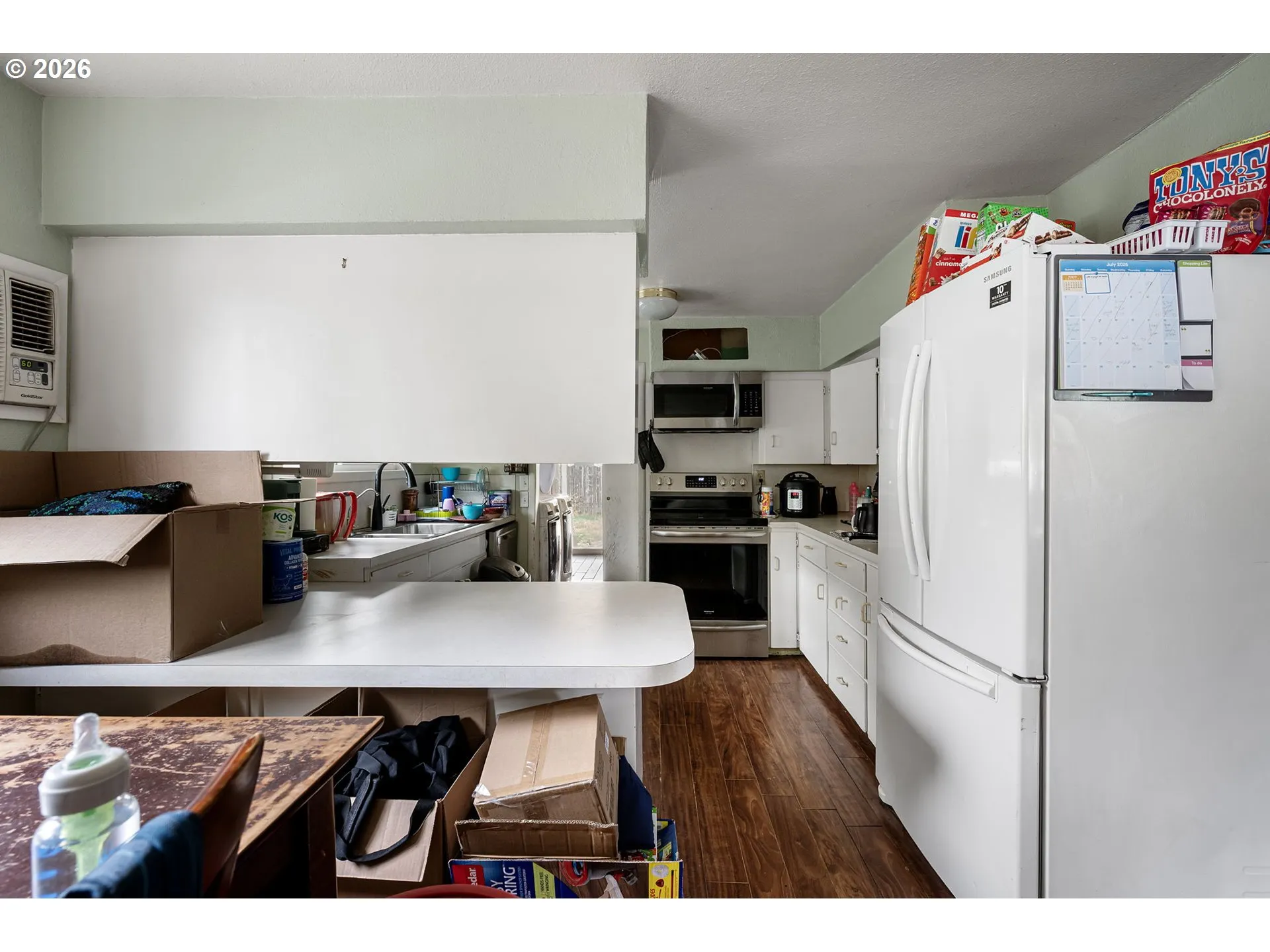 Kitchen-Breakfast Bar