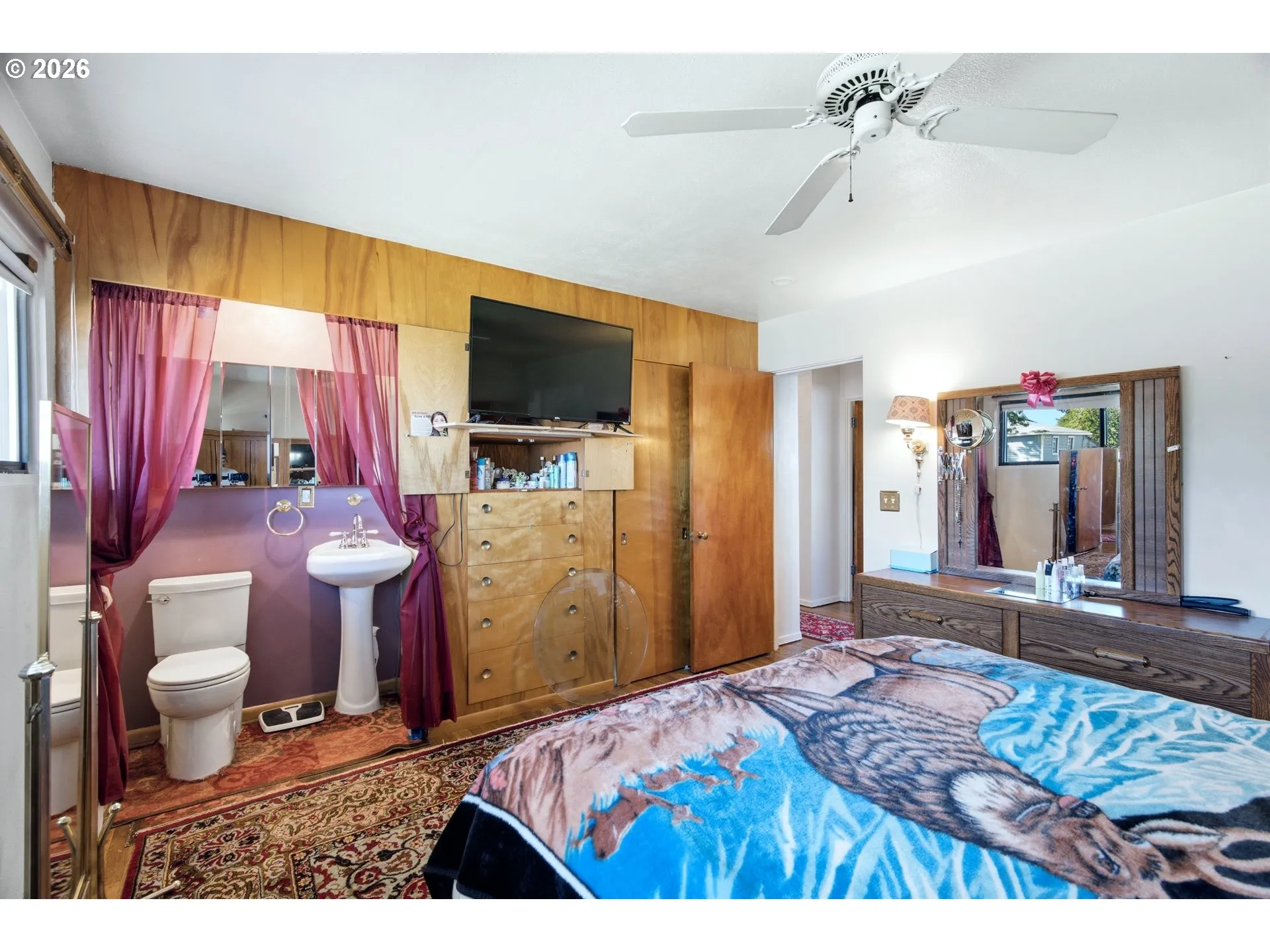 Primary Bedroom-Attached Bathroom