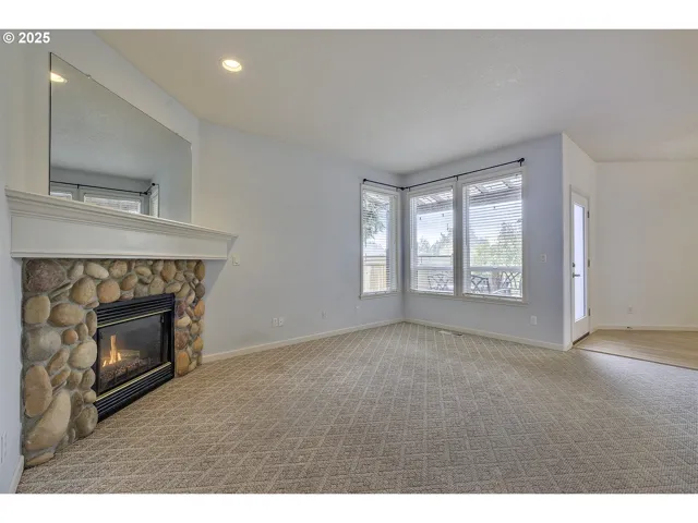 Living Room-Fireplace