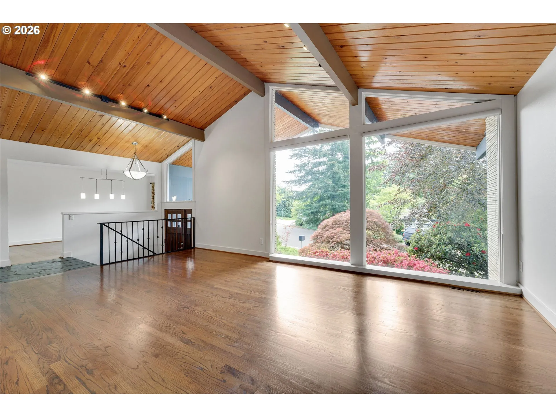 Living Room-Vaulted Ceilings