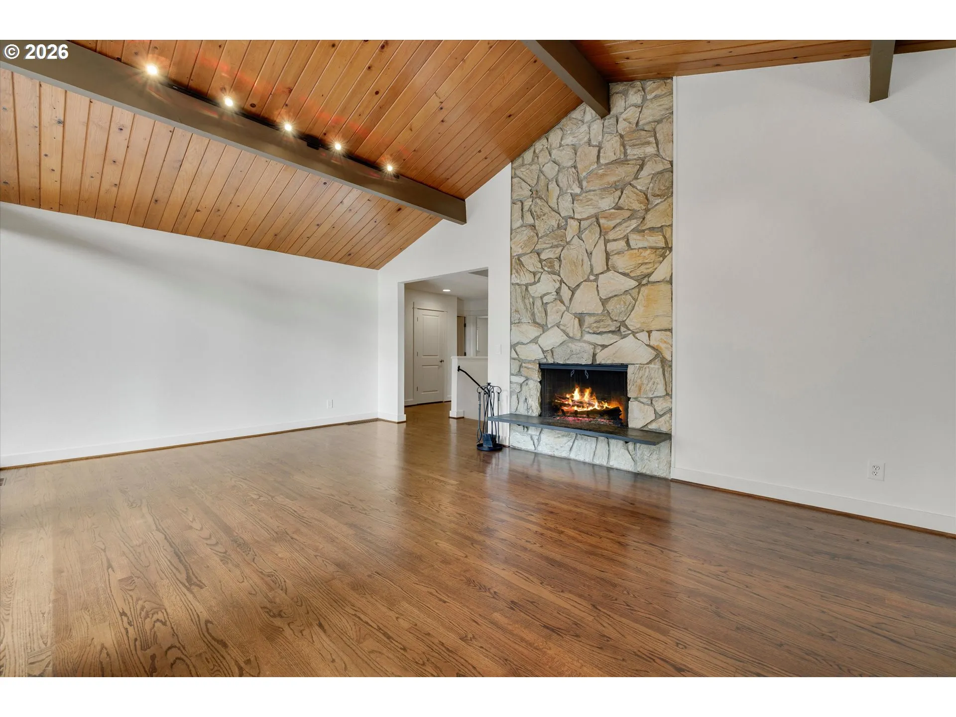 Living Room-Vaulted Ceilings