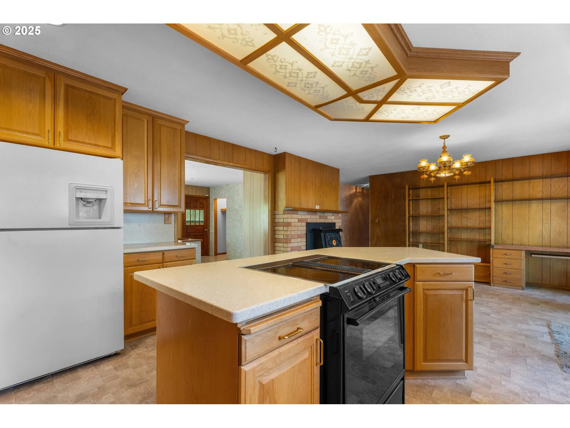 Kitchen-Cooking Island