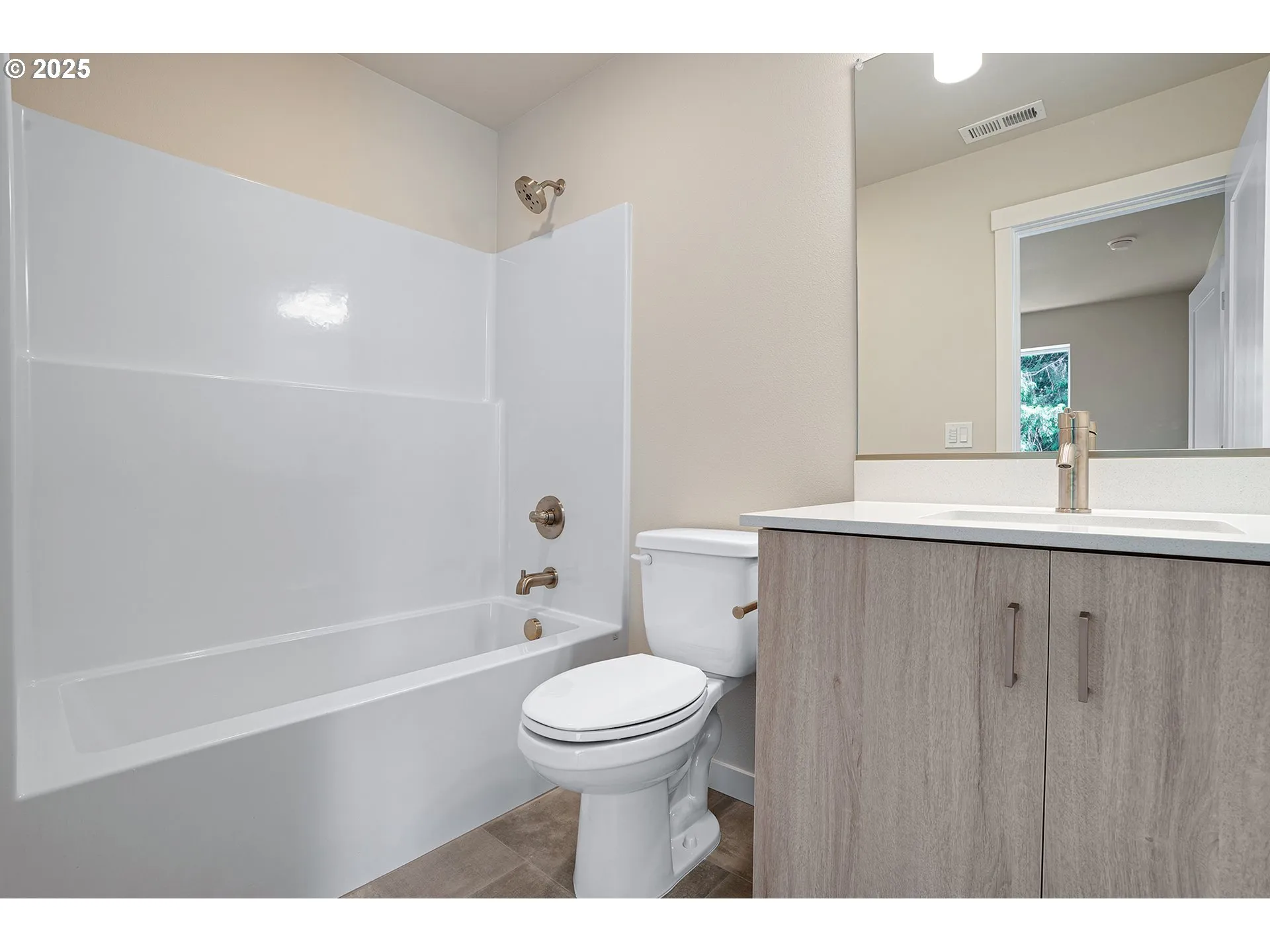 Bathroom, Attached-Upper