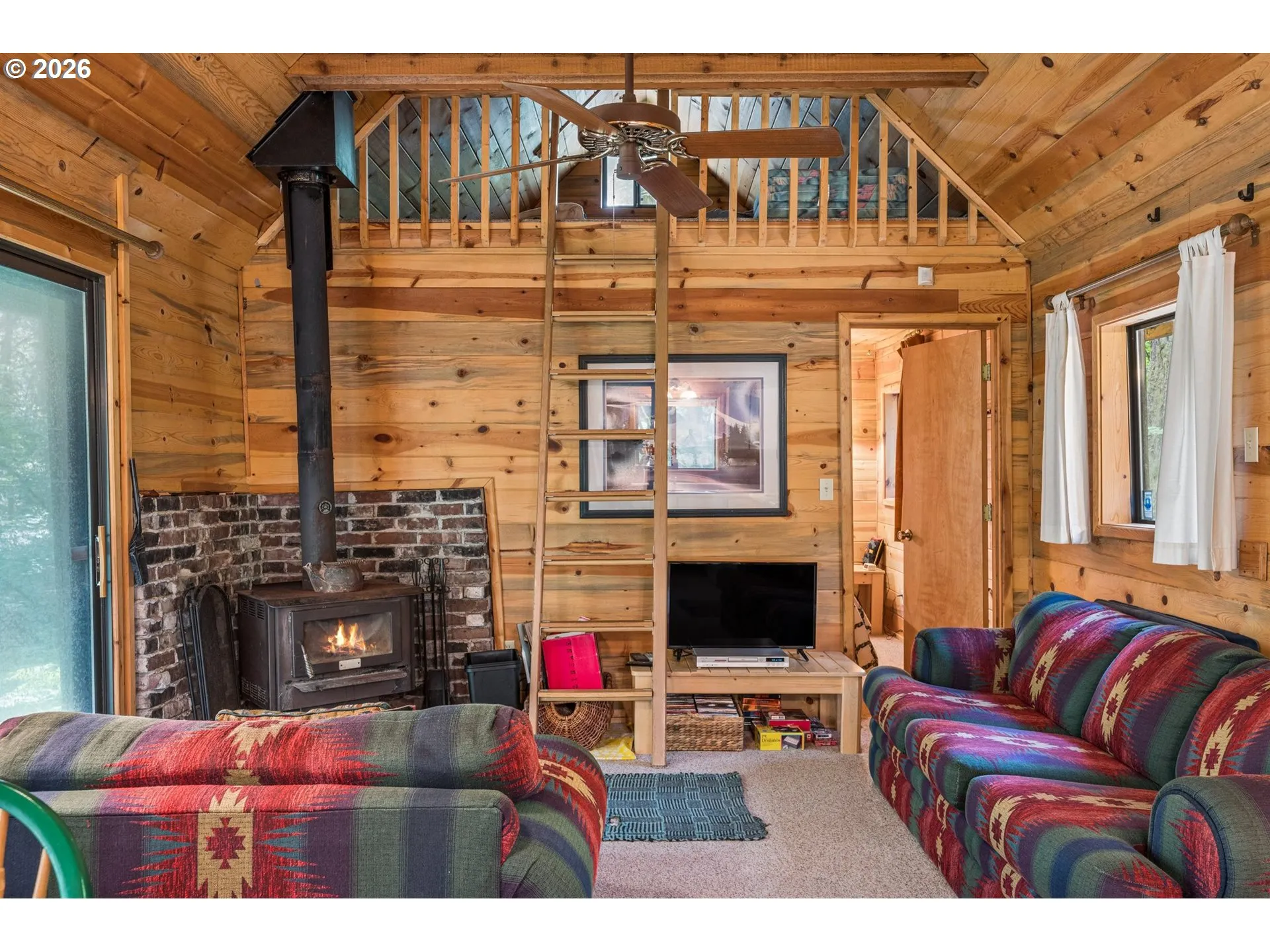 Living Room-Fireplace