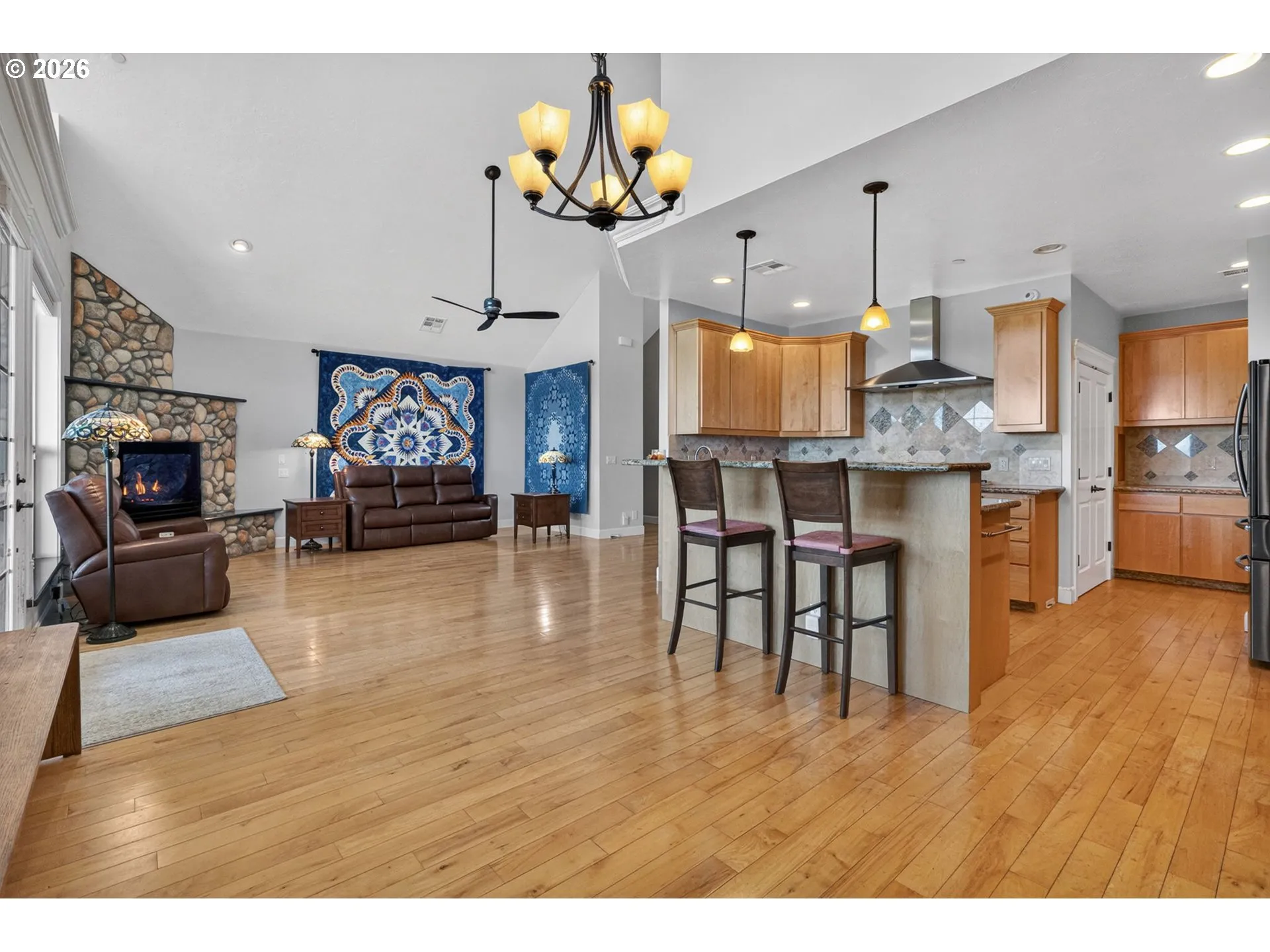 Kitchen-Eating Area