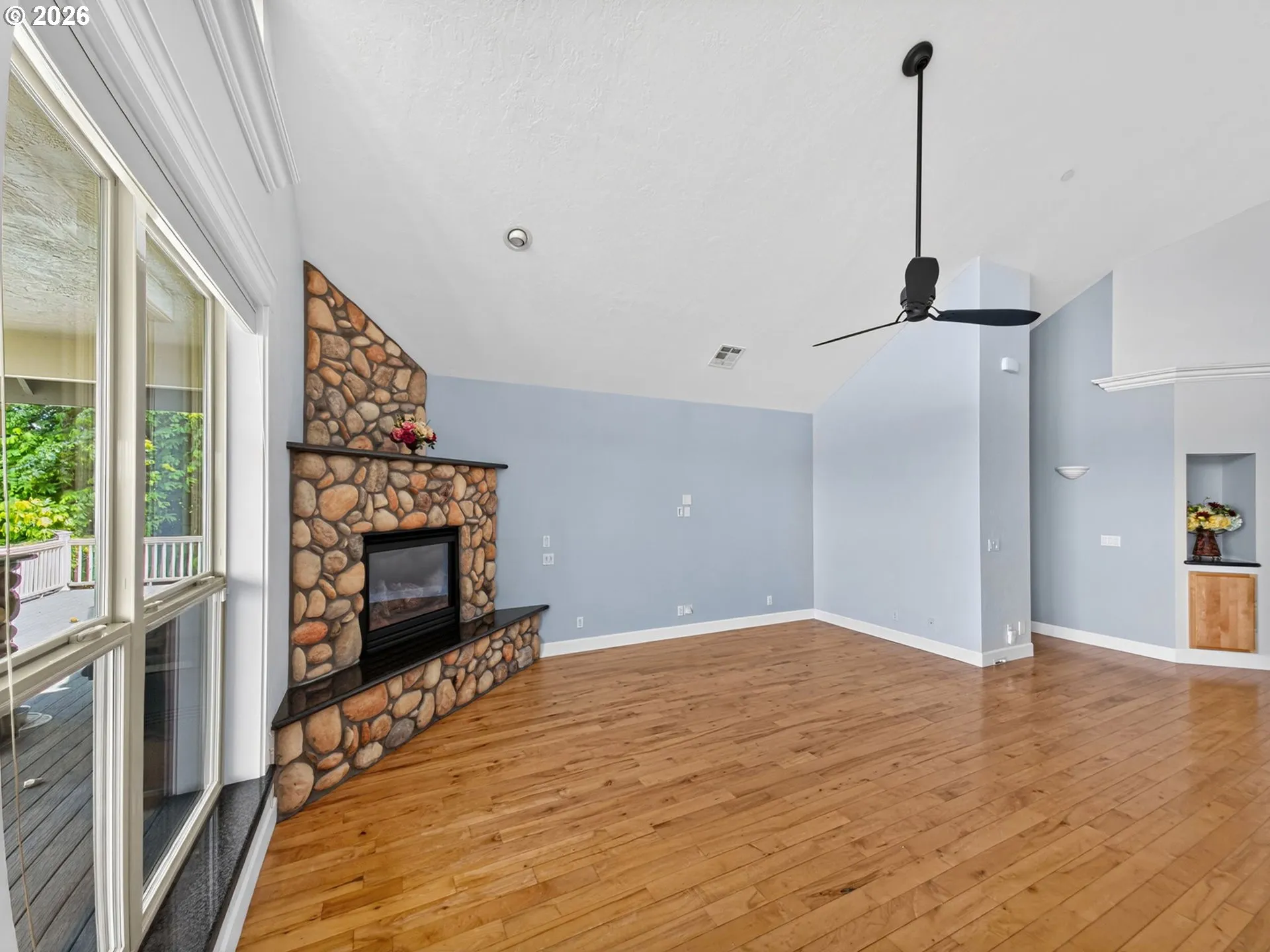 Living Room-Ceiling Fan