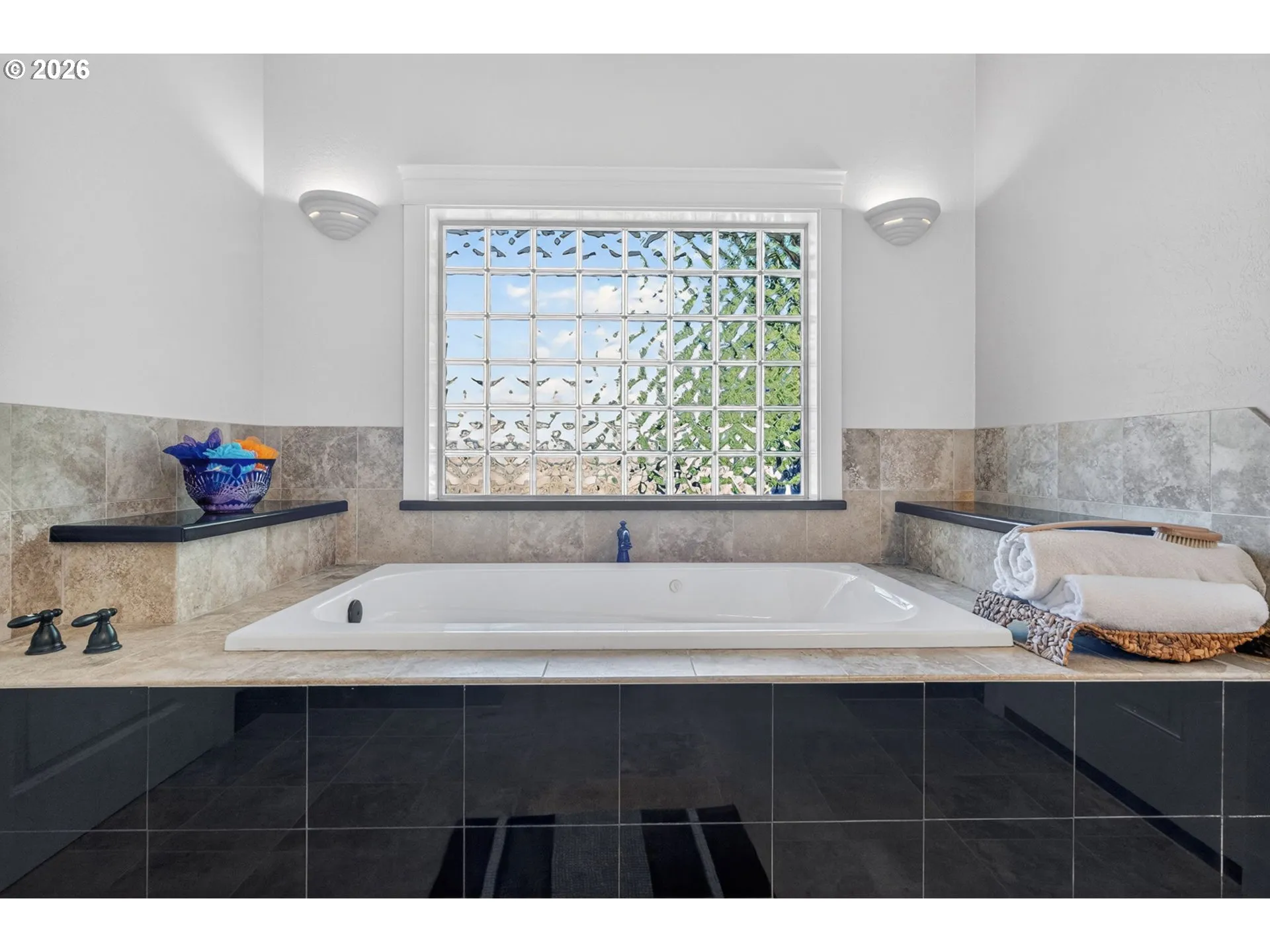 Bathroom, Attached-Garden Tub
