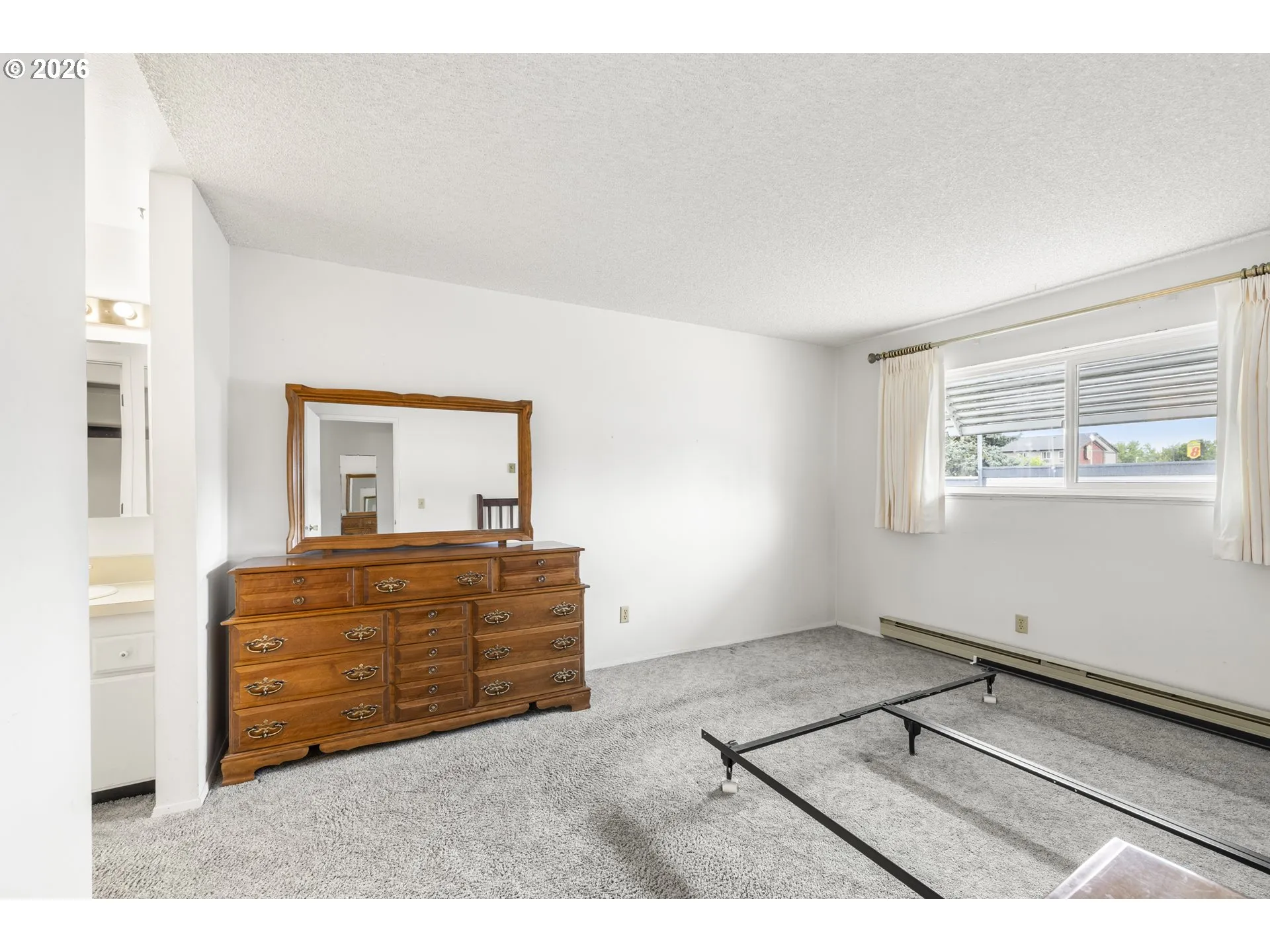 Bedroom, Primary