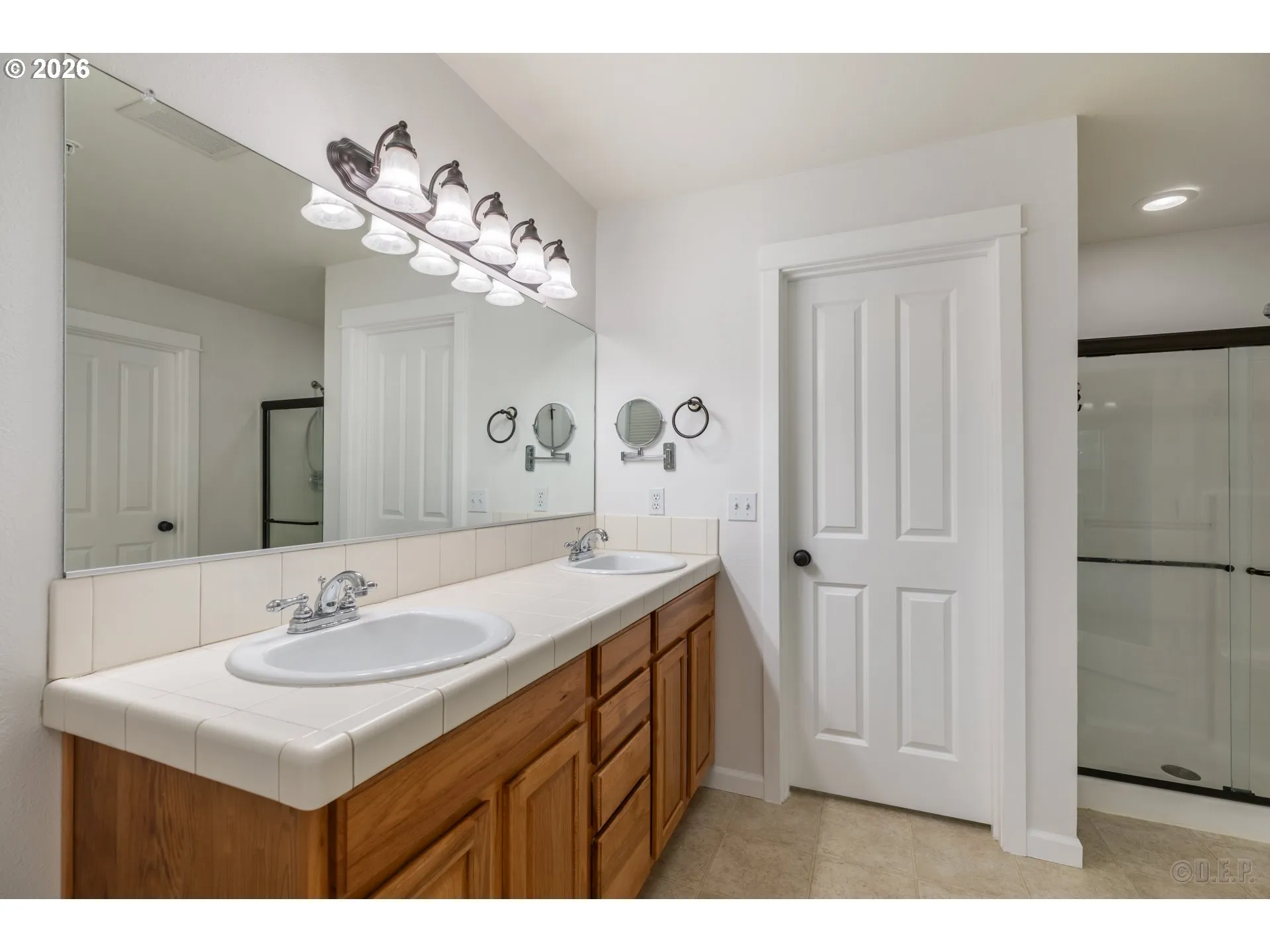 Bathroom, Attached-Double Sinks