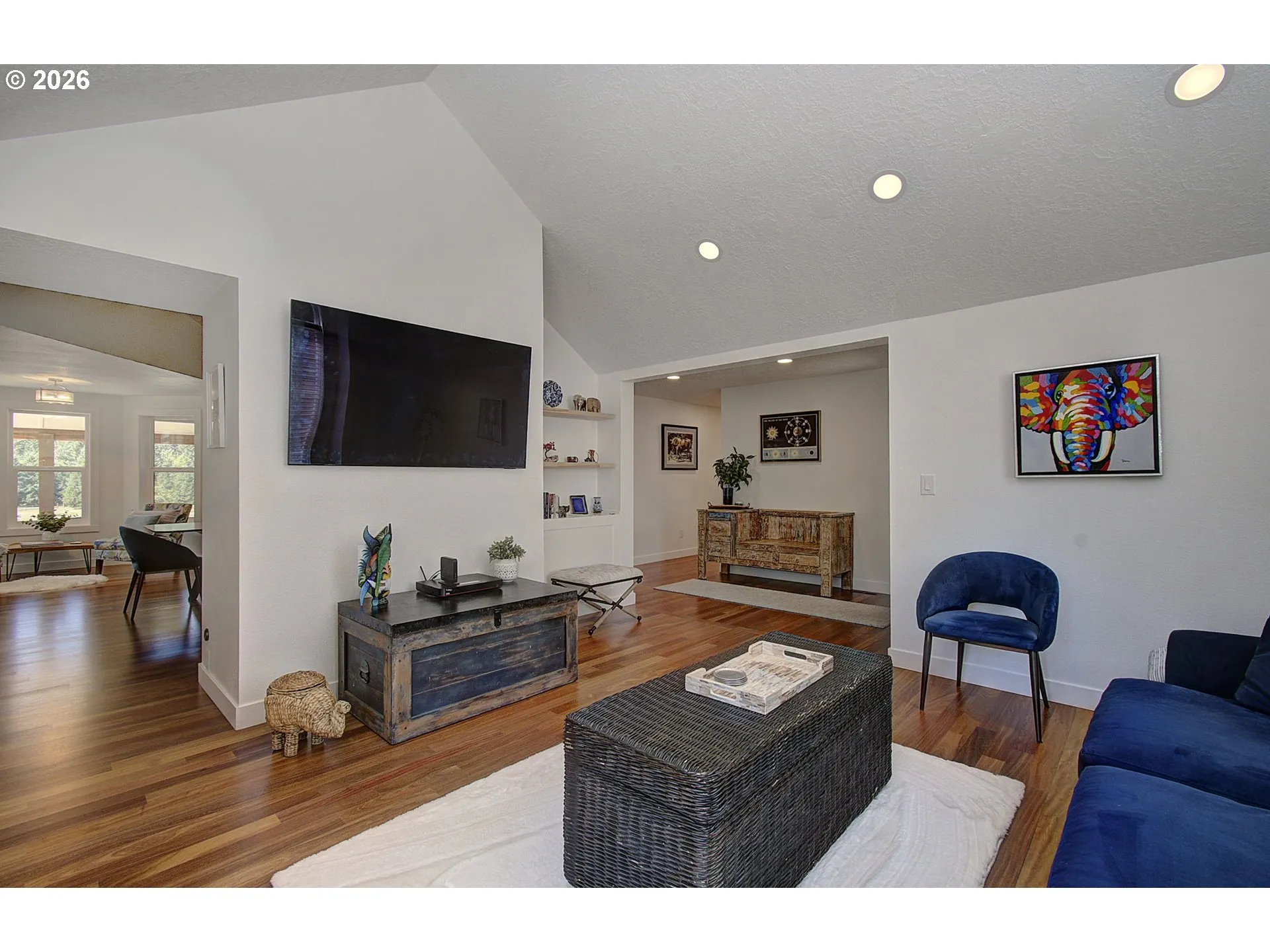 Living Room-Vaulted Ceilings