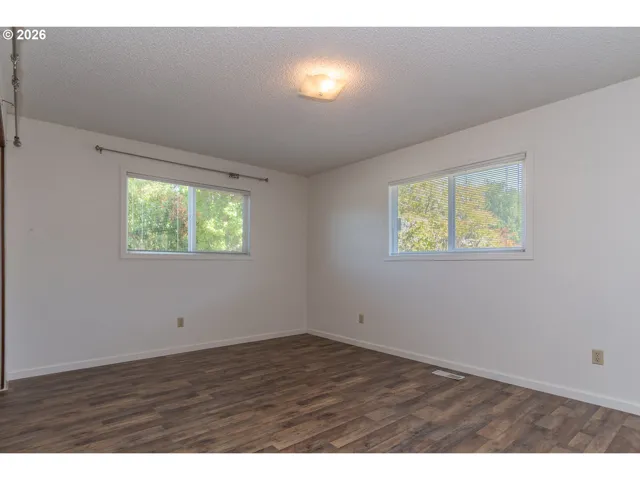 Bedroom, Primary