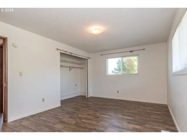 Bedroom, Primary