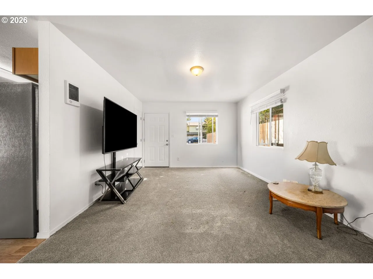 Living Room/Entrance