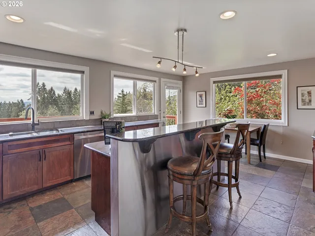 Kitchen-Cooking Island