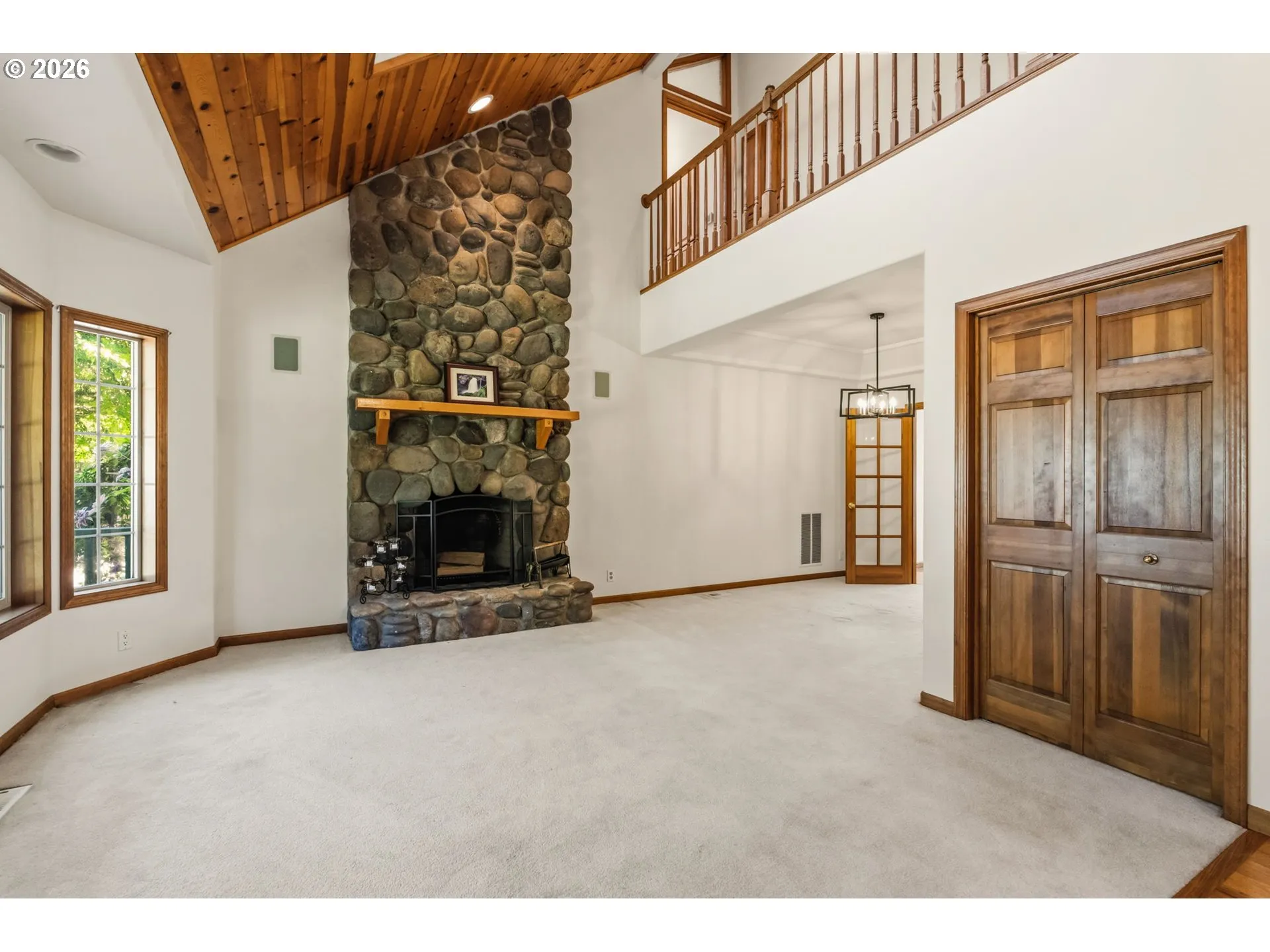 Living Room-Vaulted Ceilings