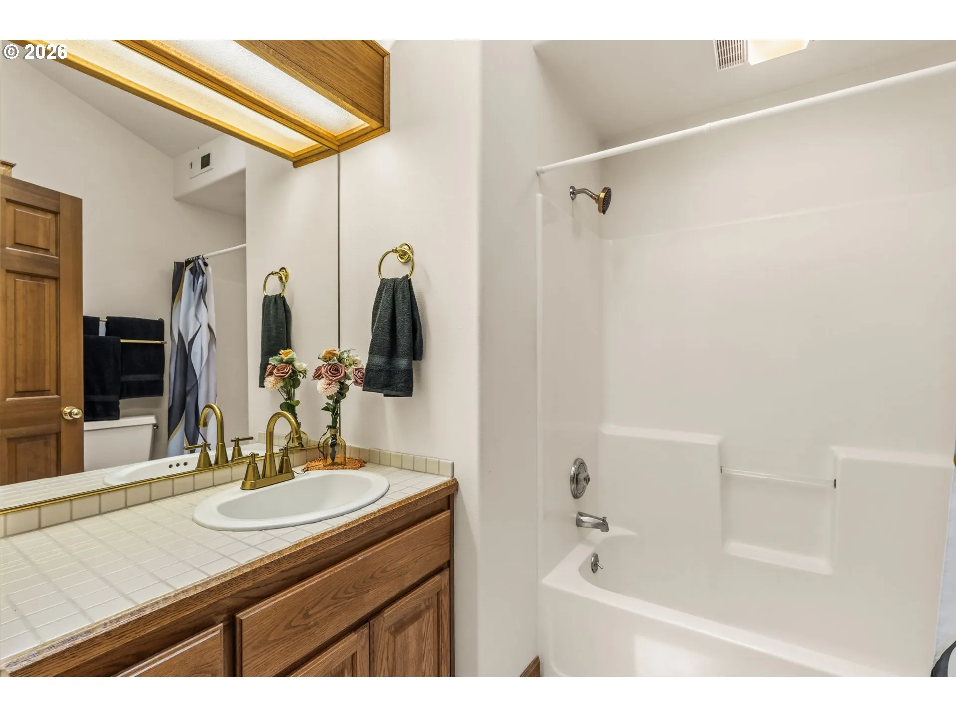 Bathroom-Upper