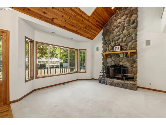Living Room-Fireplace