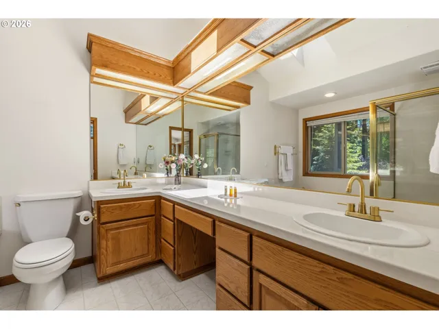 En Suite Bathroom-Upper