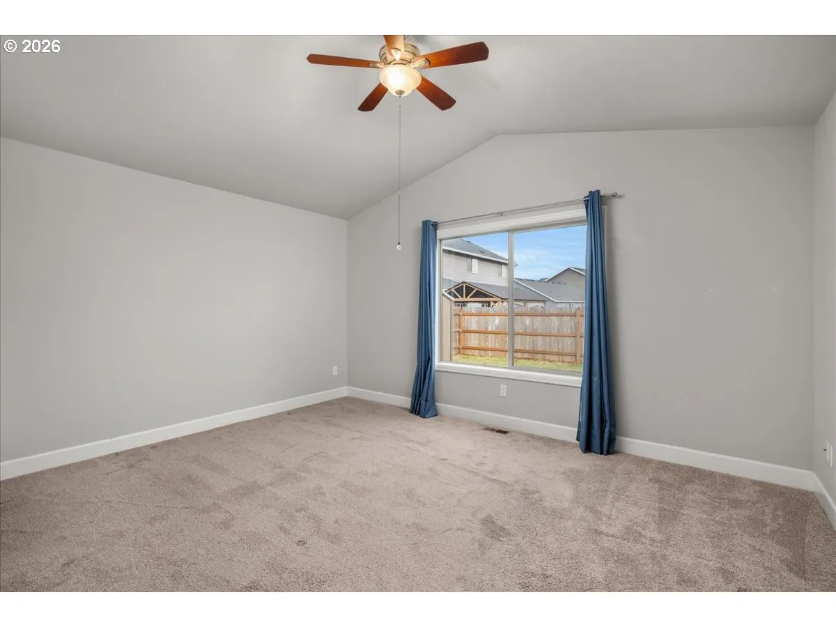 Bedroom, Primary