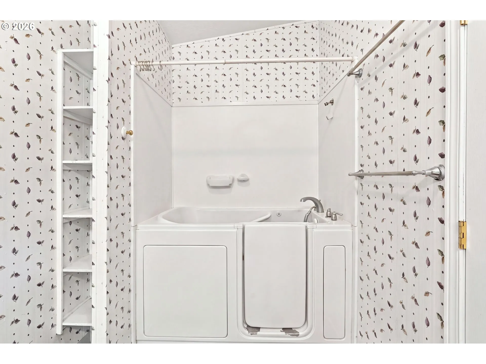 Bathroom, Attached-Walk in Shower