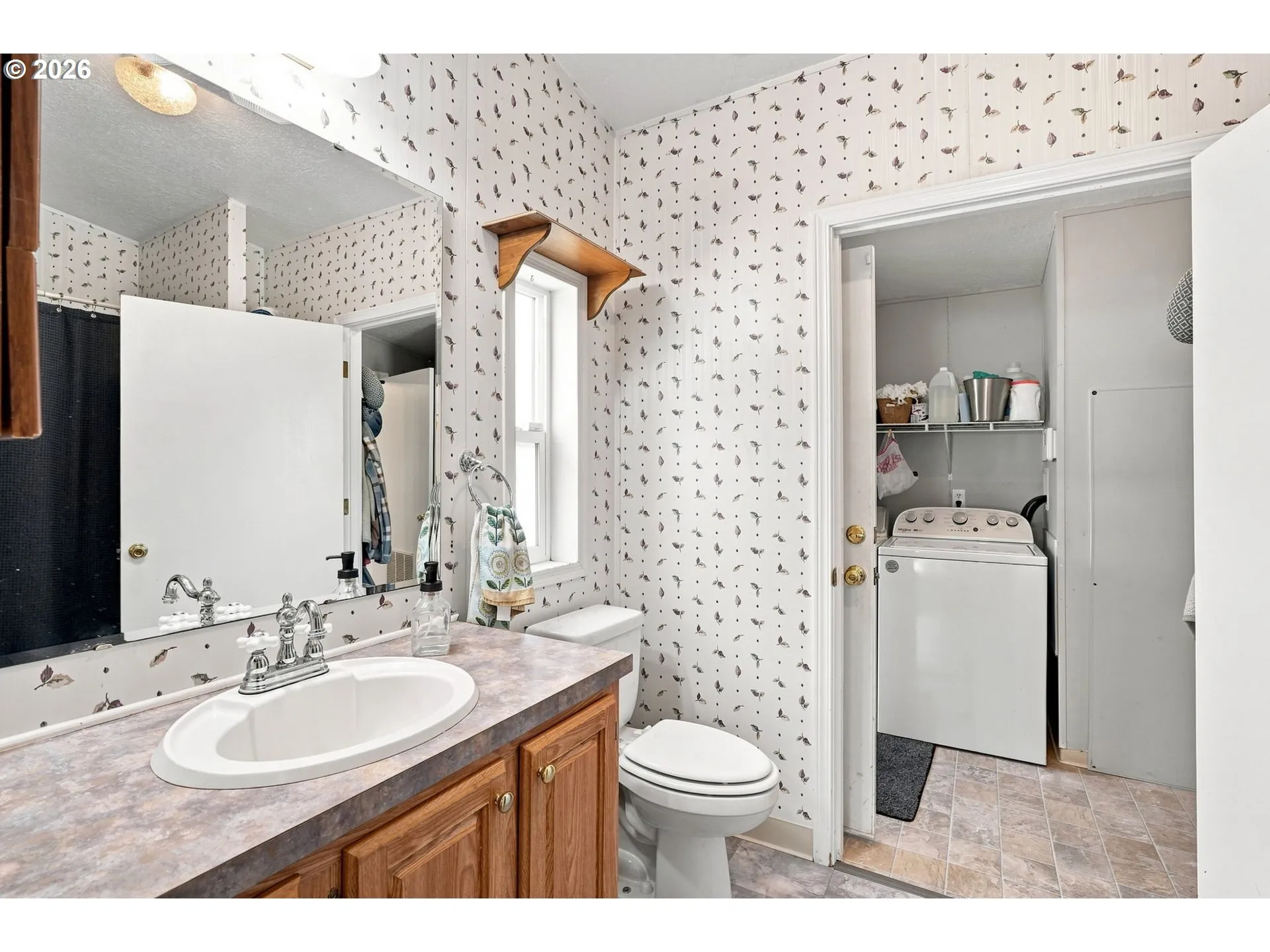 Bathroom, Attached-Walk in Shower