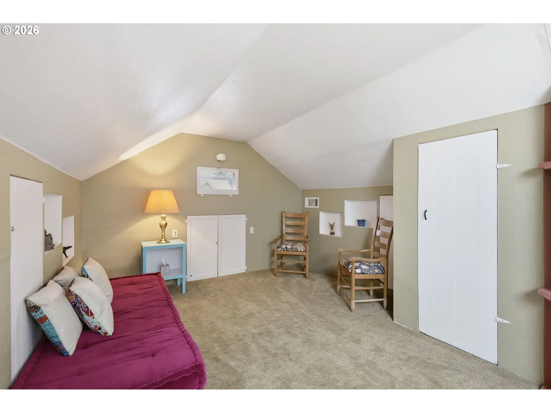 Bedroom, Primary-Upper