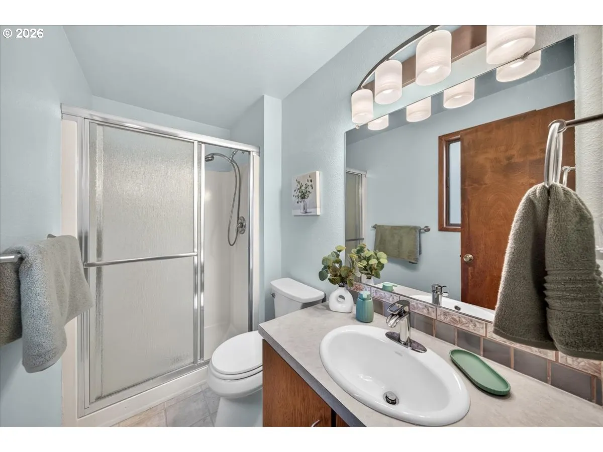 Bathroom, Attached-Main