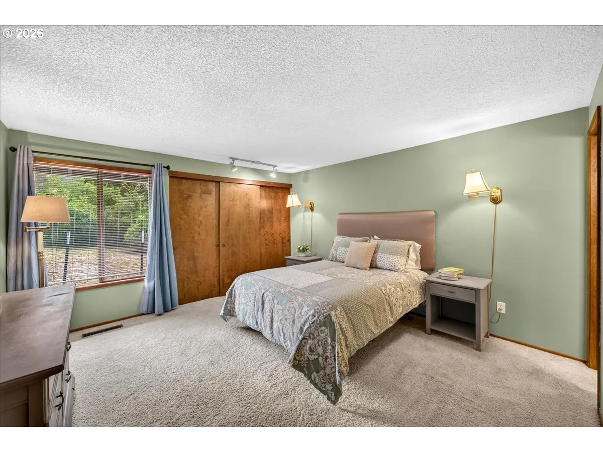 Primary Bedroom-Main