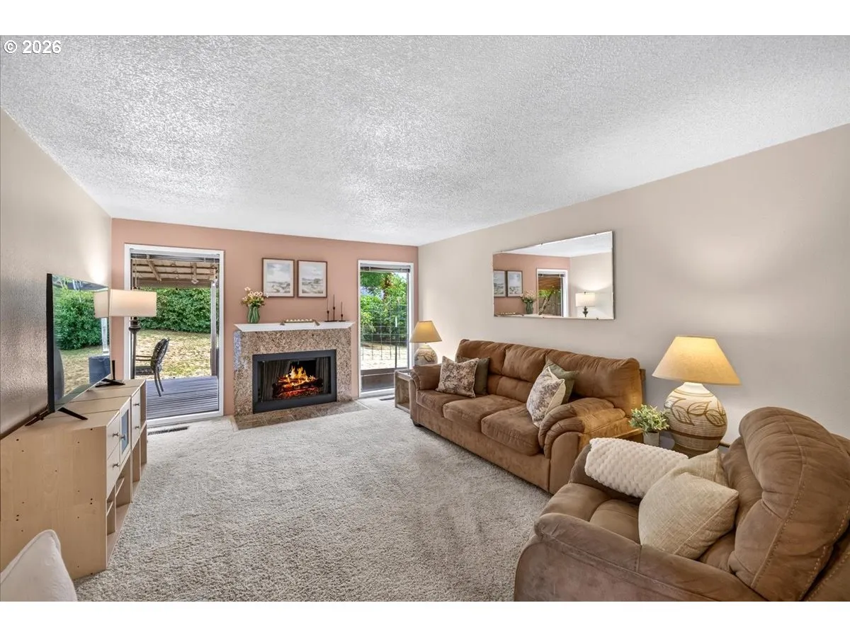 Living Room-Fireplace