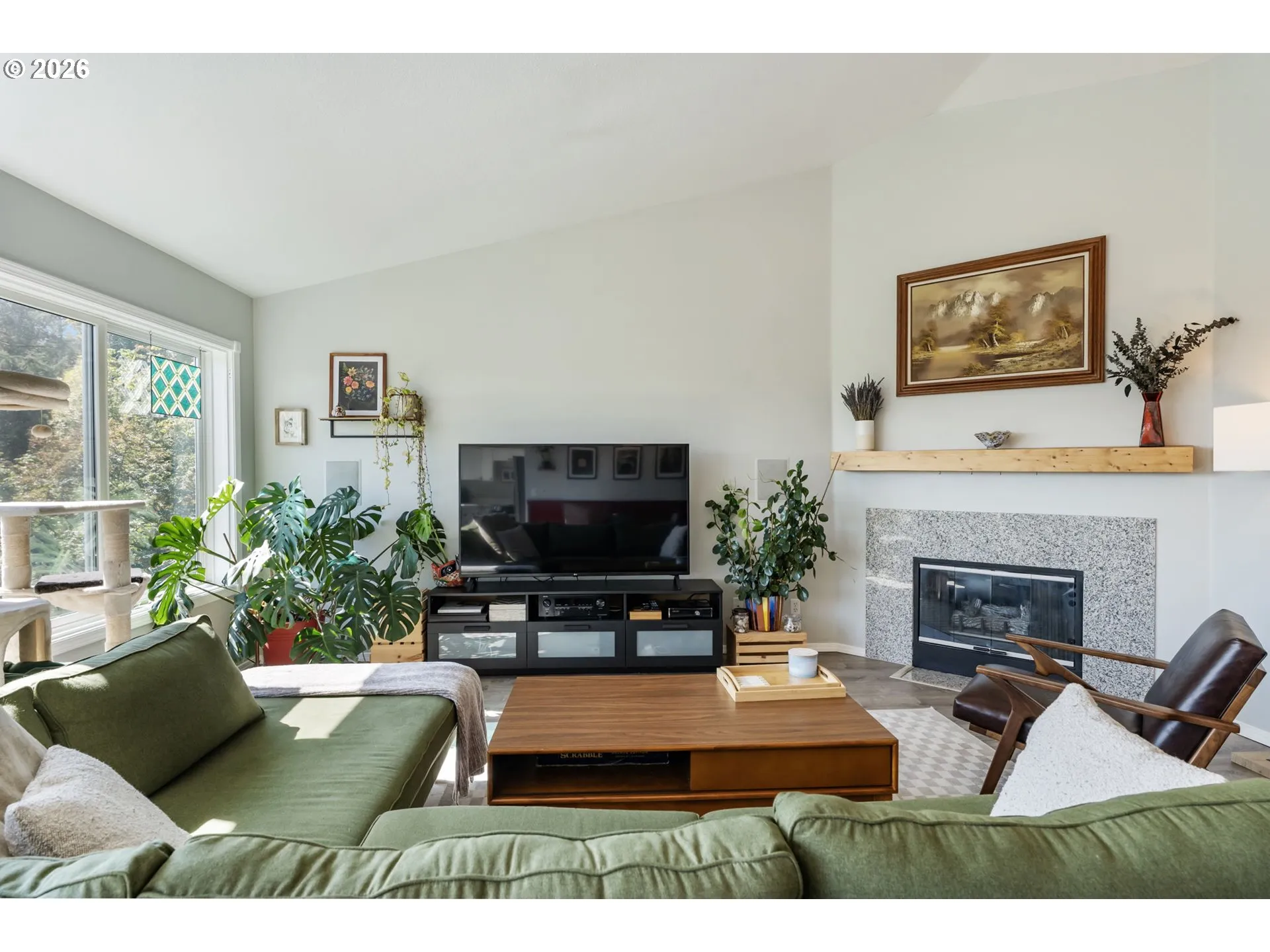 Living Room-Vaulted Ceilings