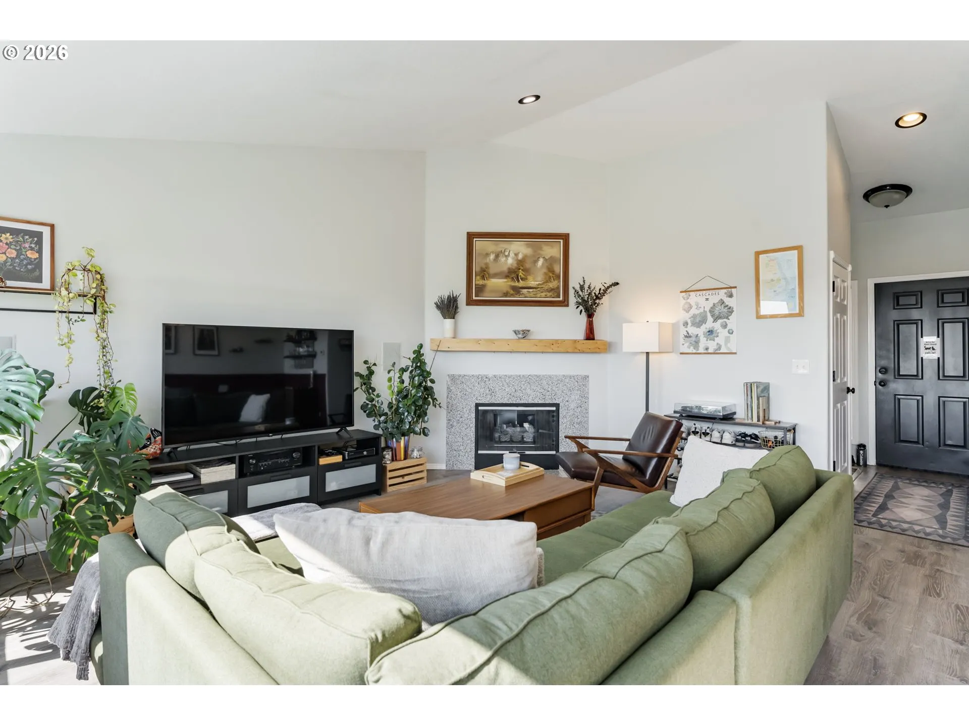 Living Room-Vaulted Ceilings