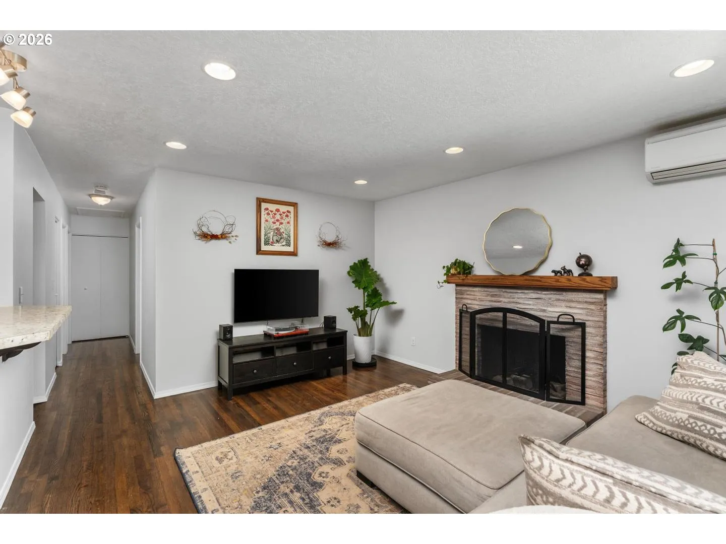 Living Room-Fireplace