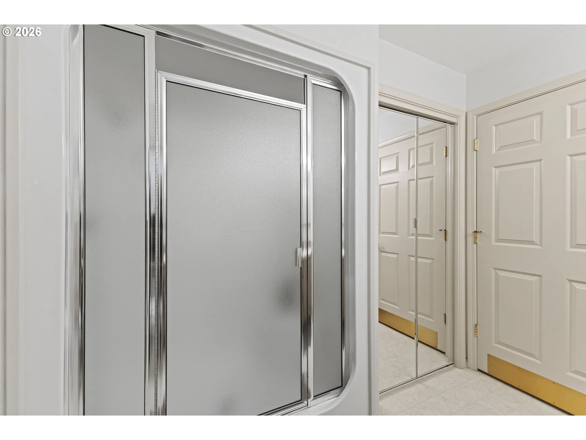 Bathroom-Walk in Shower
