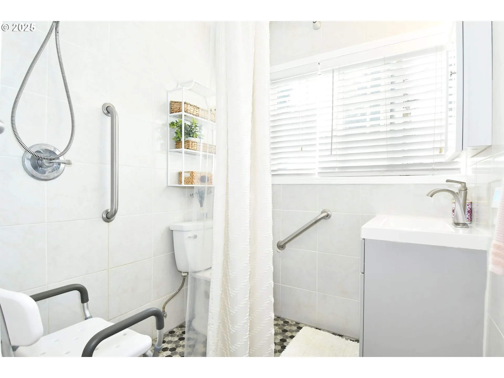 Bathroom-Walk in Shower