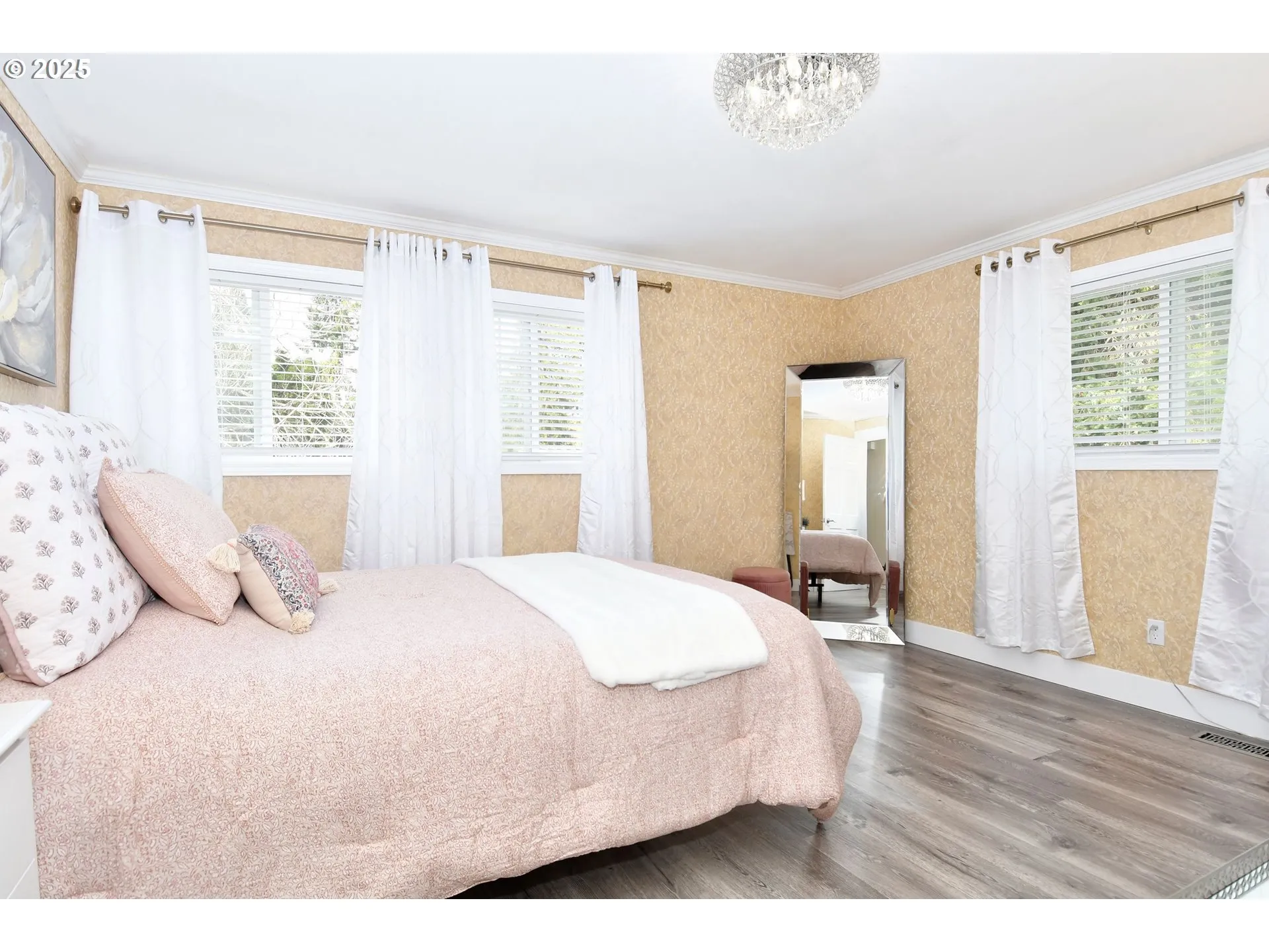 Bedroom-Upper