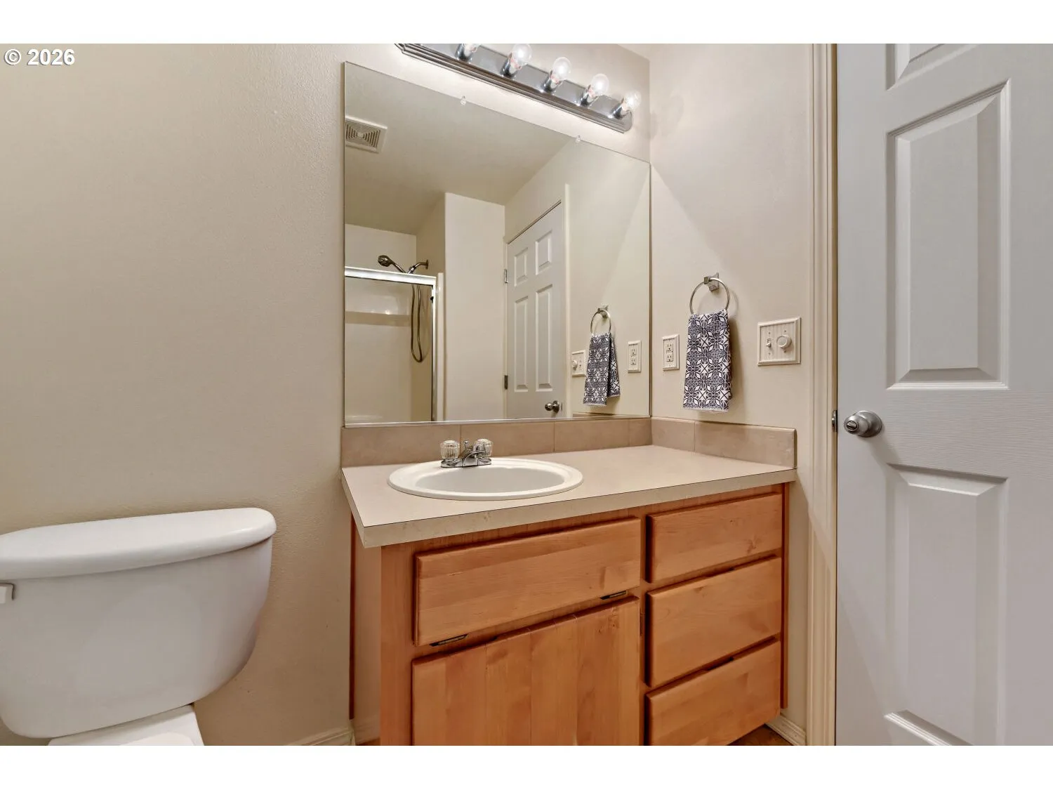 En Suite Bathroom-Upper