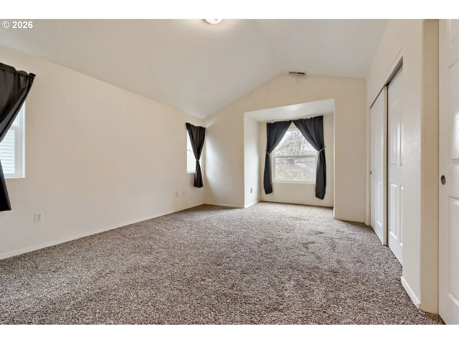 Primary Bedroom-Upper