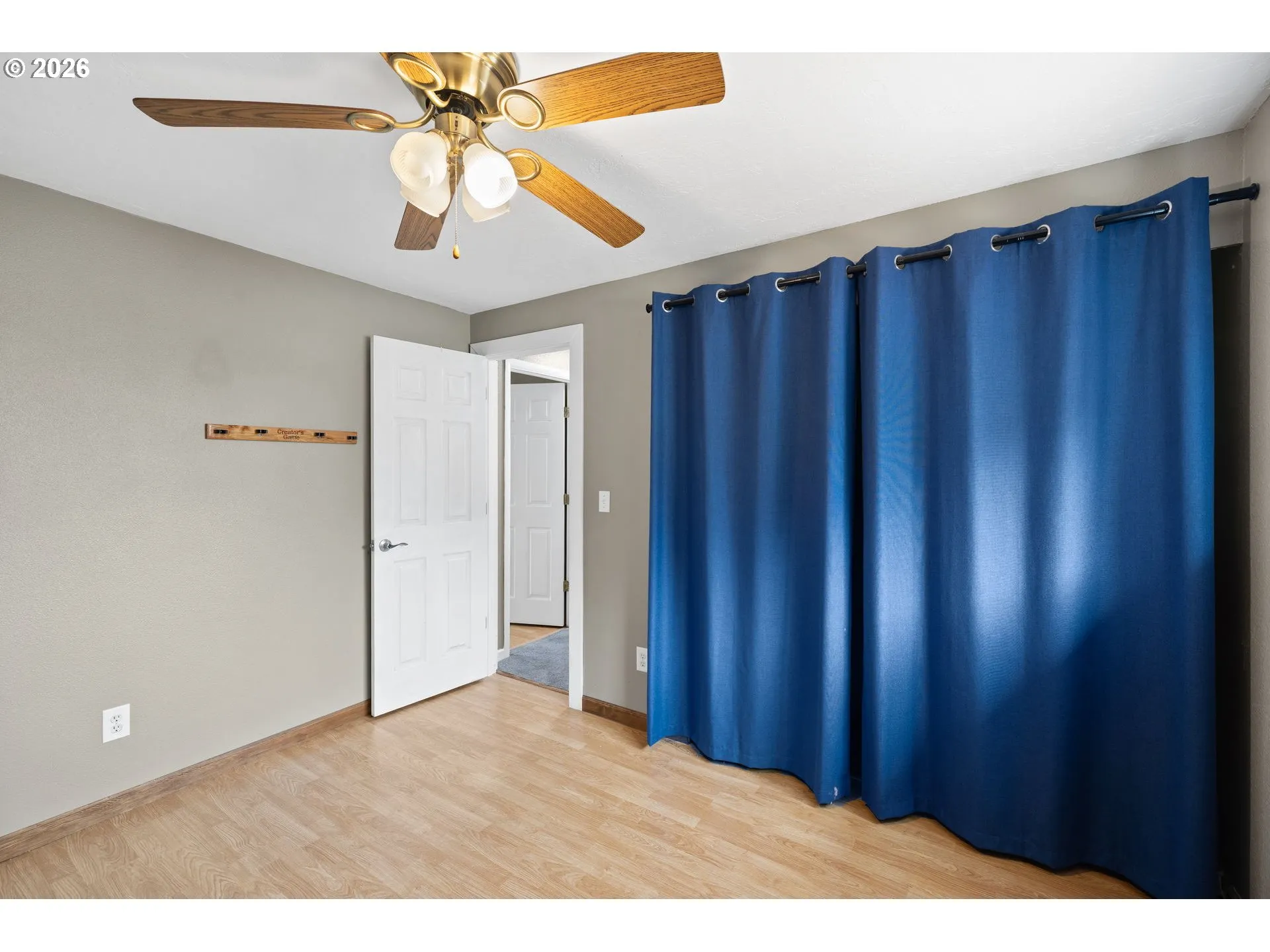 Bedroom, Primary