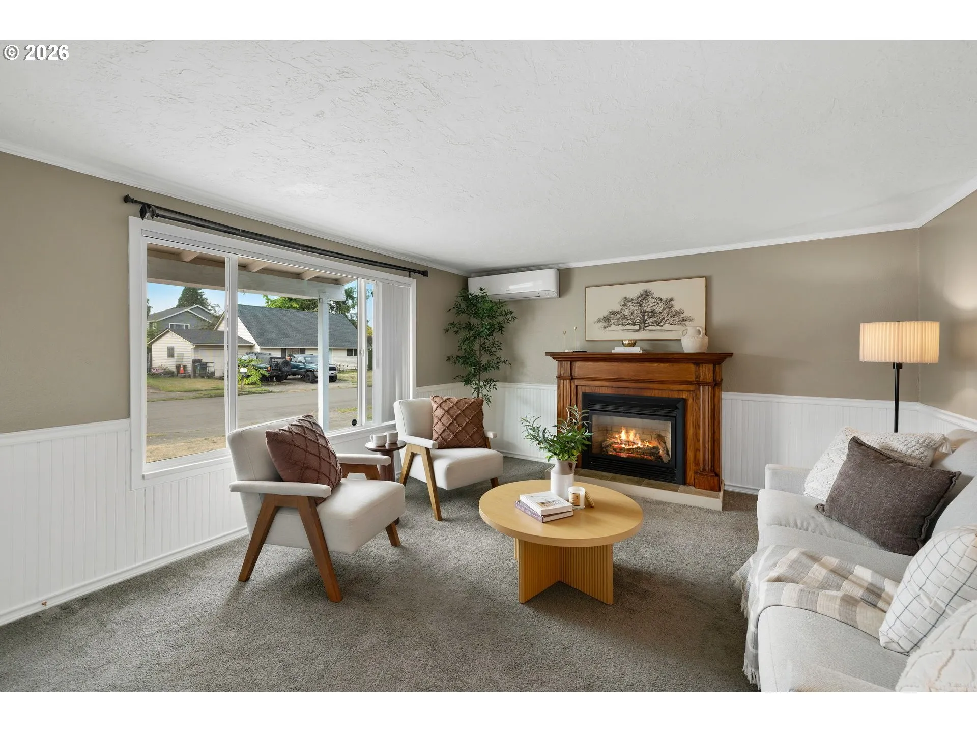 Living Room-Fireplace