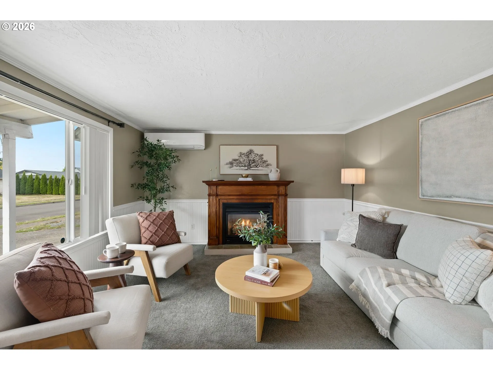Living Room-Fireplace