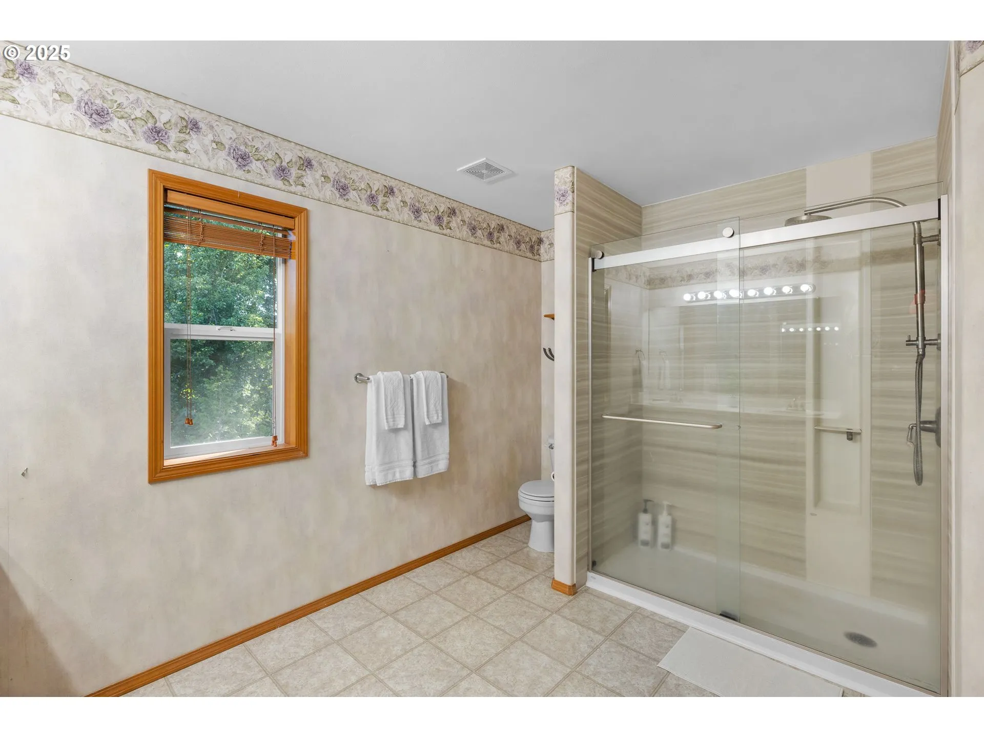 Bathroom-Walk in Shower