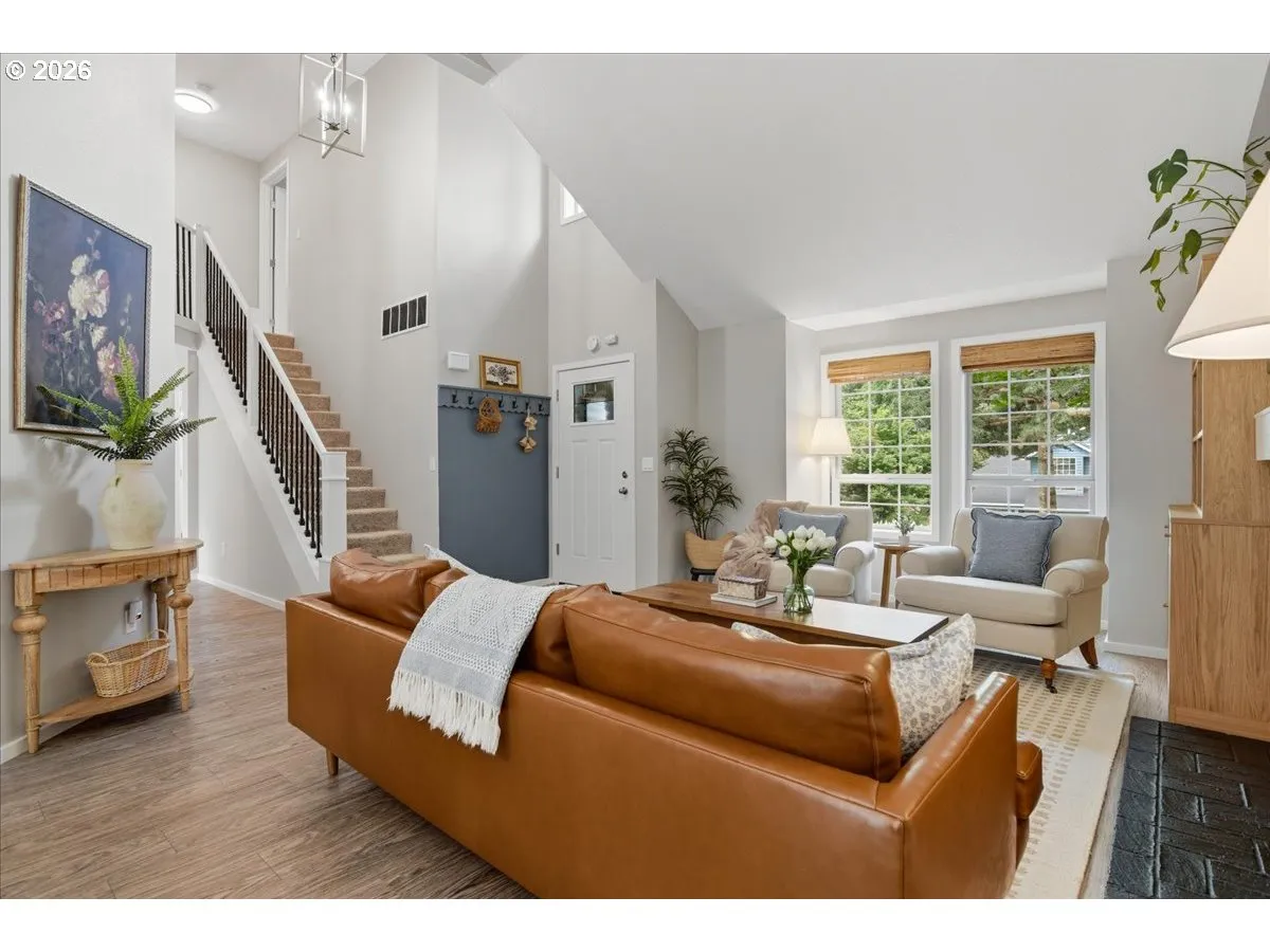 Living Room-Vaulted Ceilings