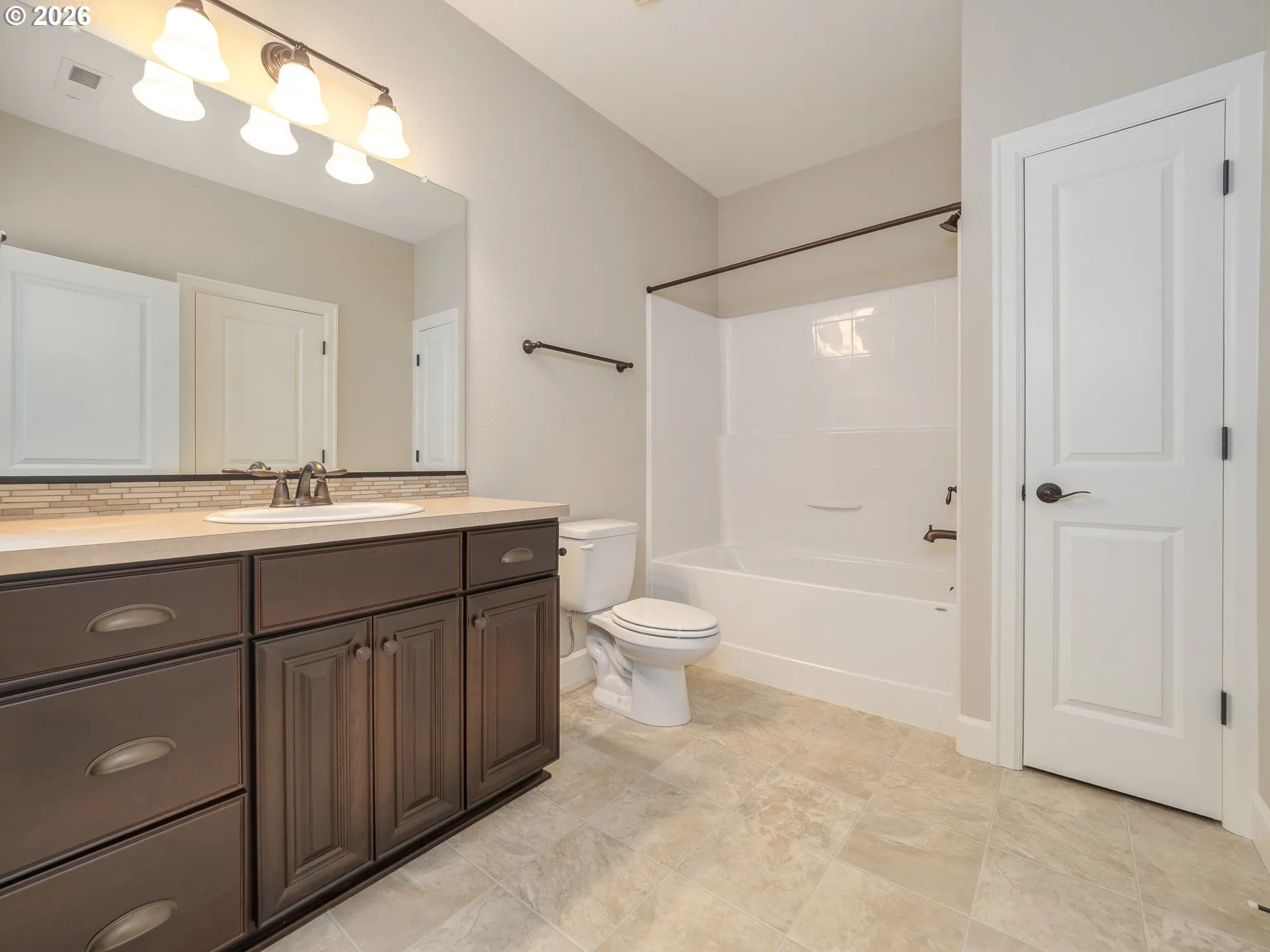 Bathroom, Attached-Lower