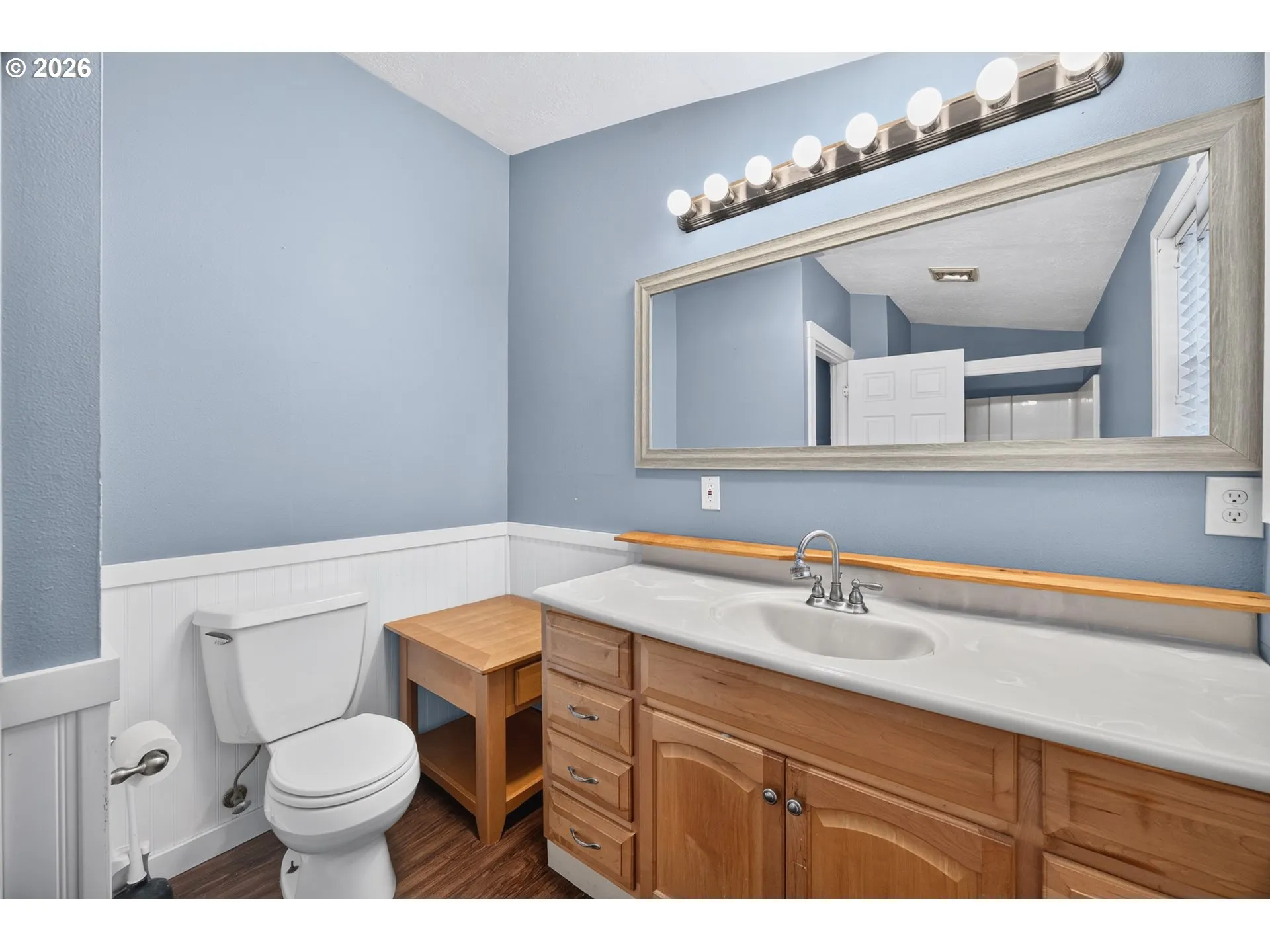 Bathroom-Upper