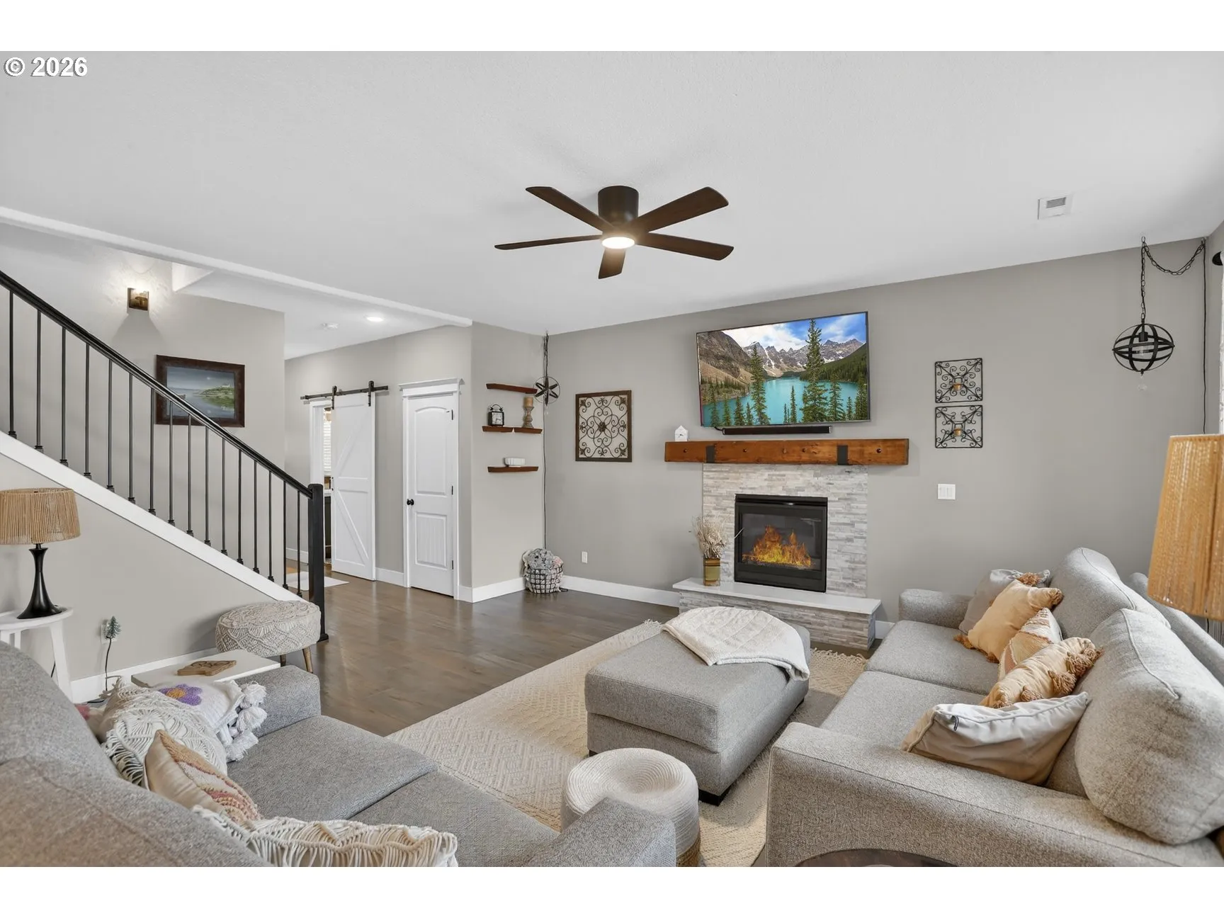 Living Room-Fireplace