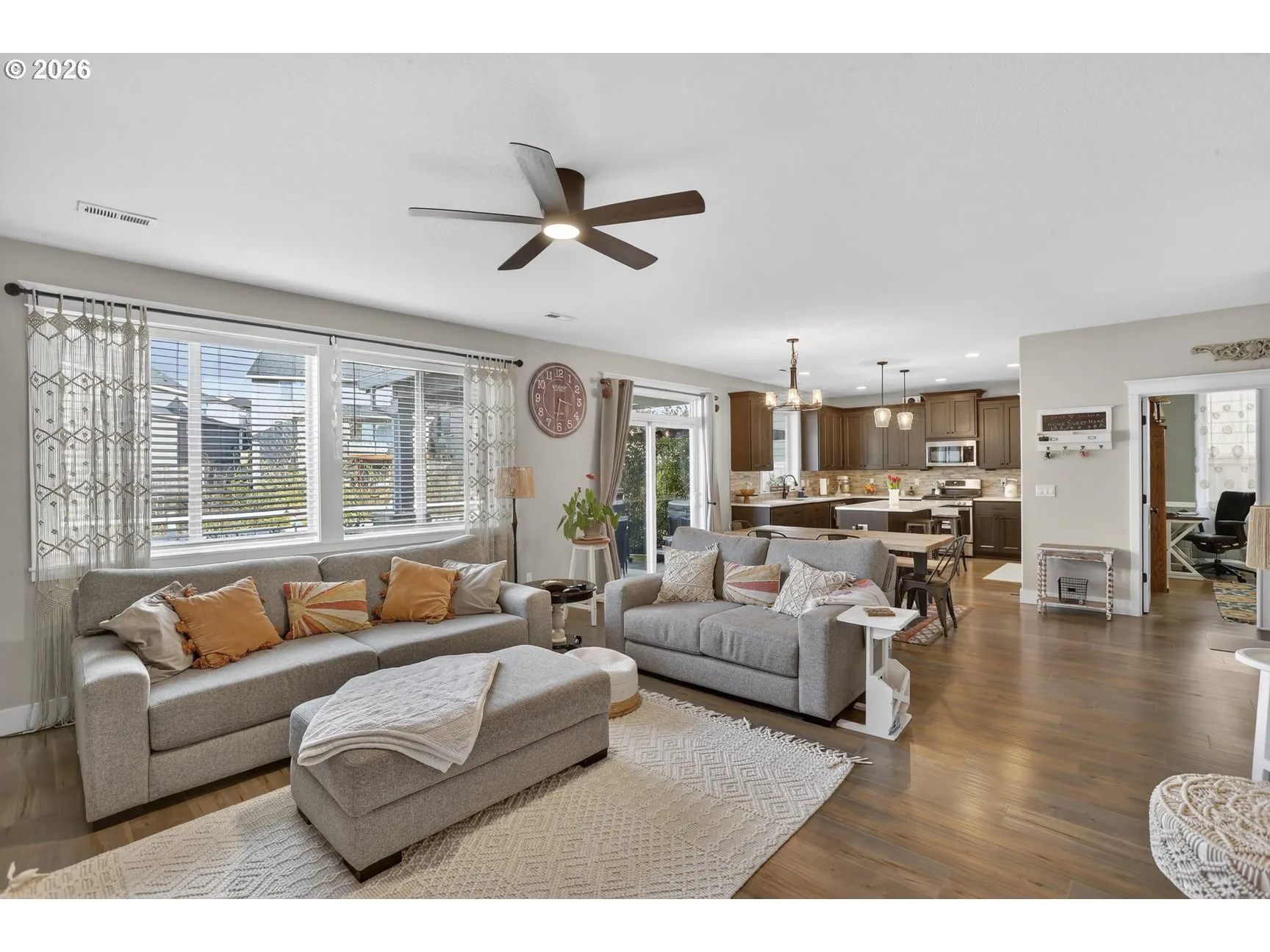 Living Room-Ceiling Fan