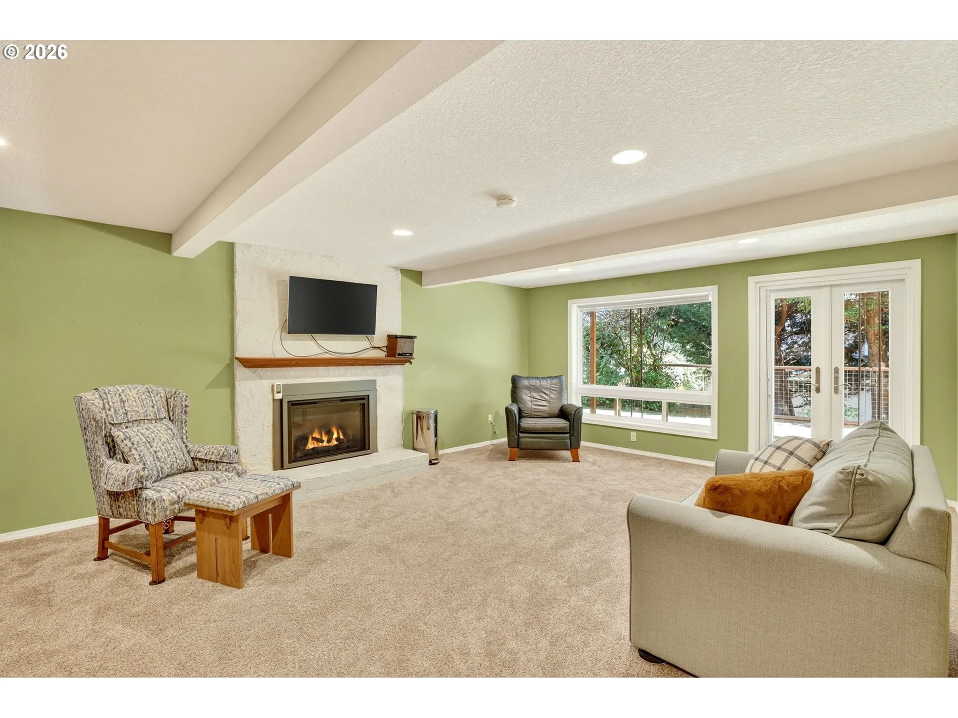 Living Room-Fireplace