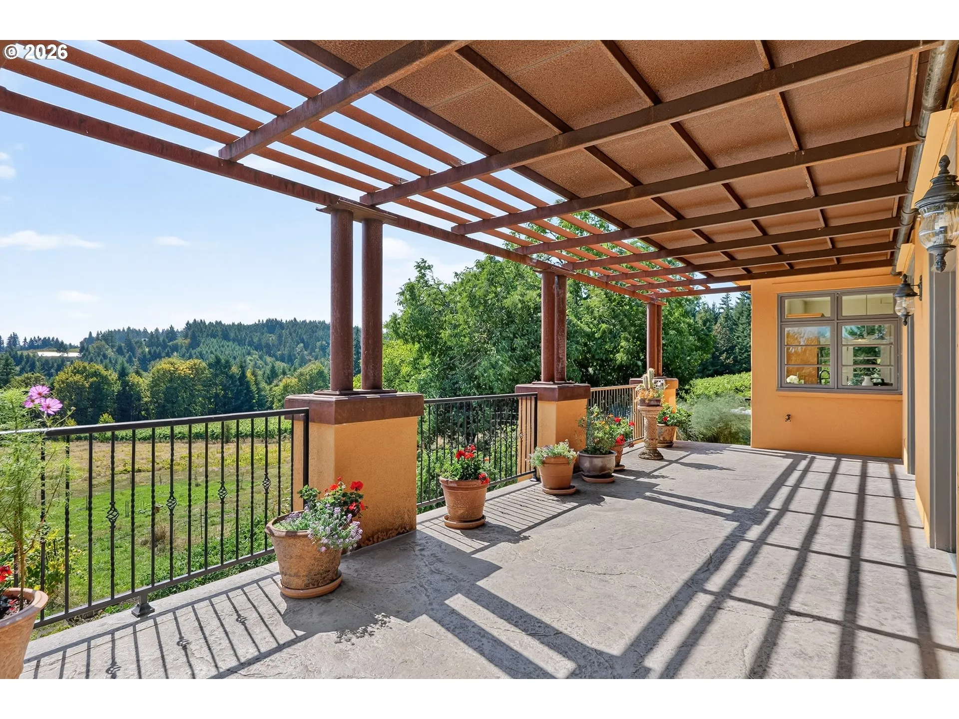 Balcony-Covered