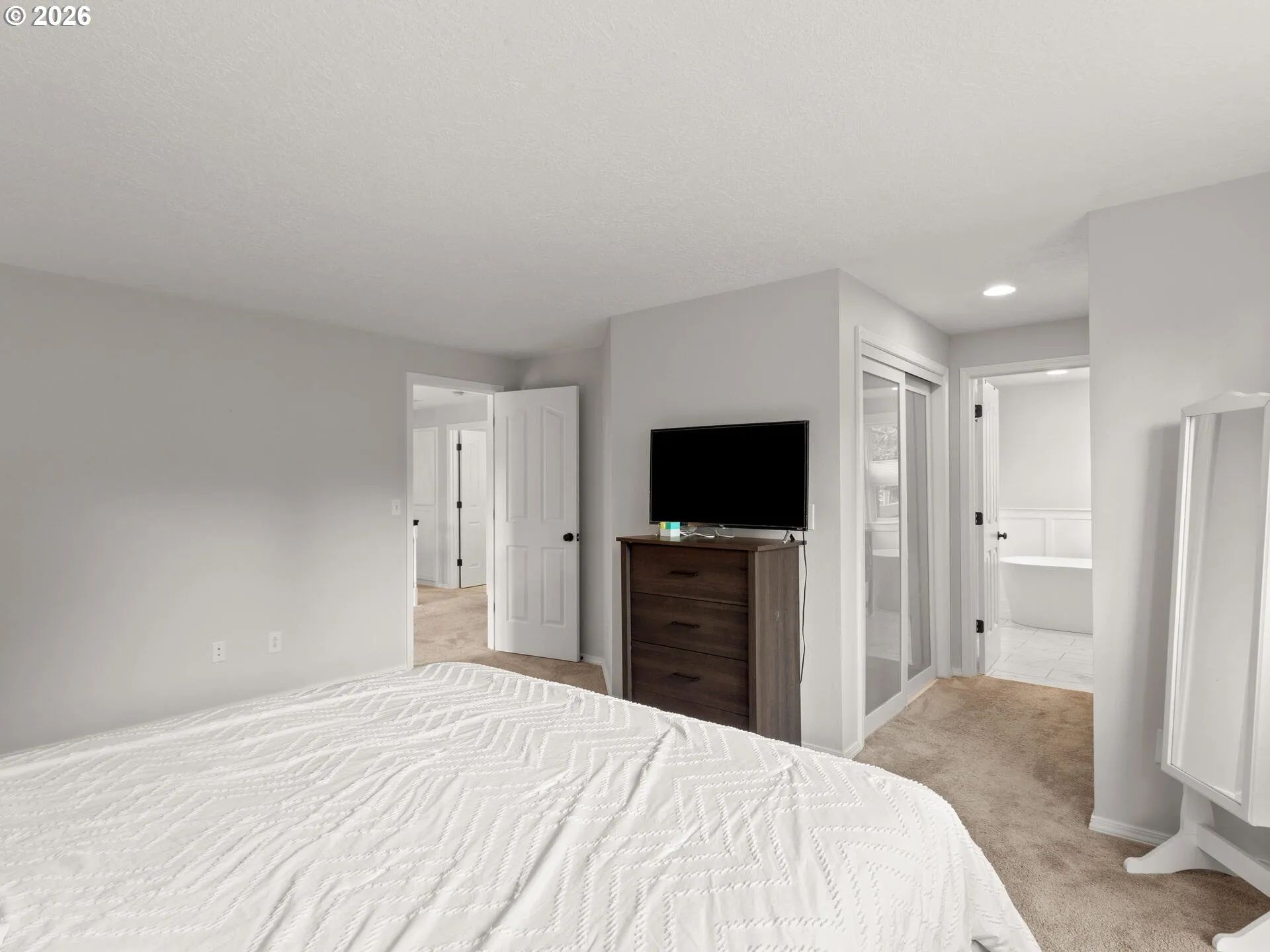 Primary Bedroom-Upper